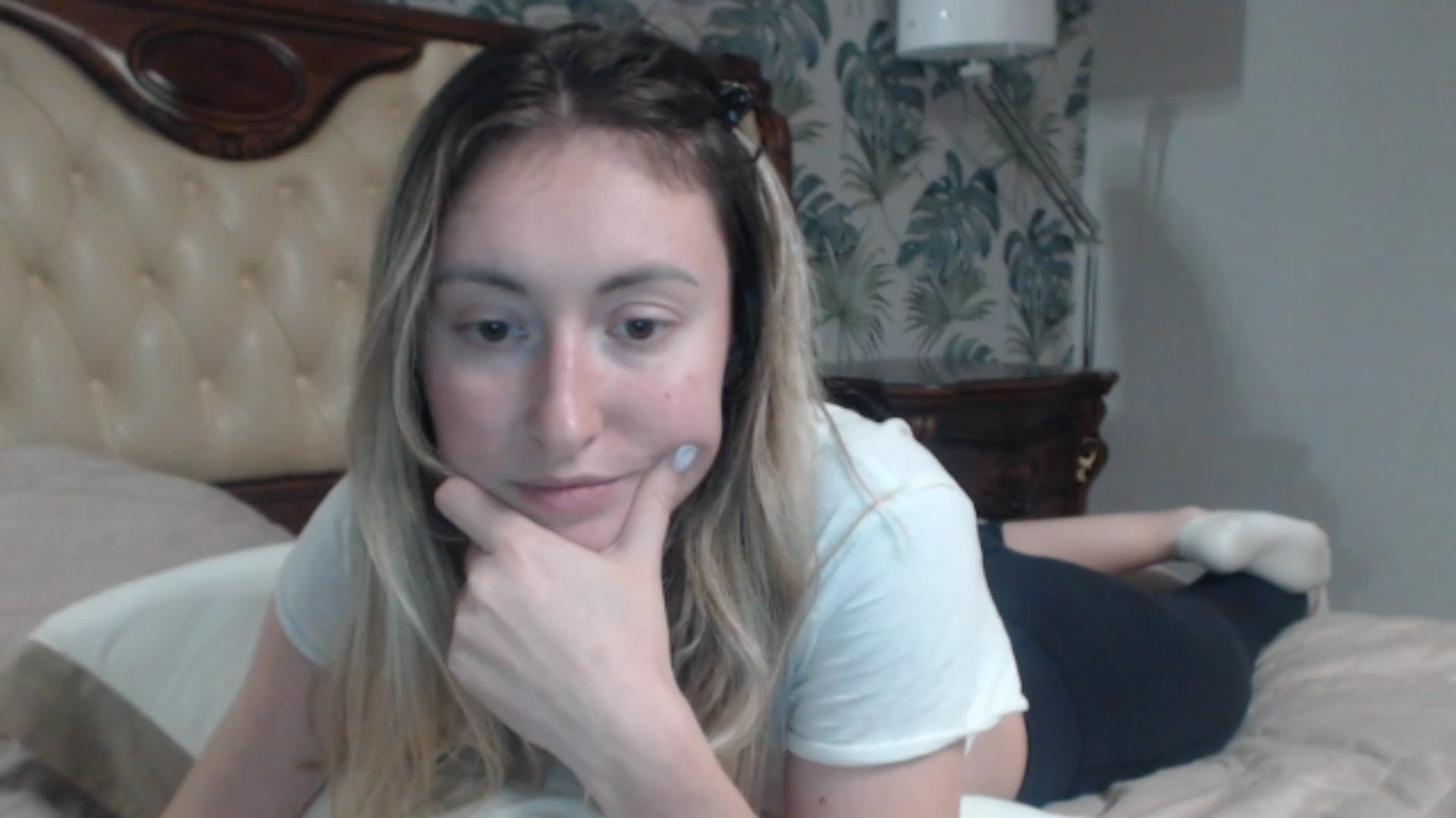 Gallery image thumbnail from Veronica_4u's myfreecams stream on, 12/29/2023, 17:17 image 10 of 20