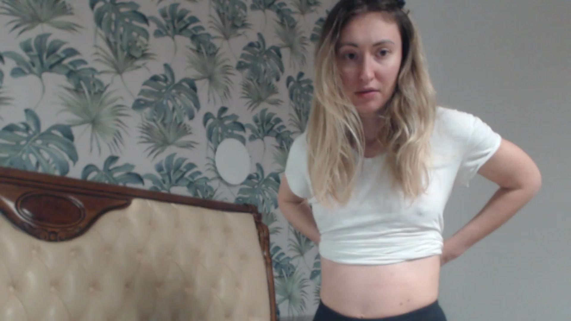 Gallery image thumbnail from Veronica_4u's myfreecams stream on, 12/29/2023, 17:17 image 1 of 20