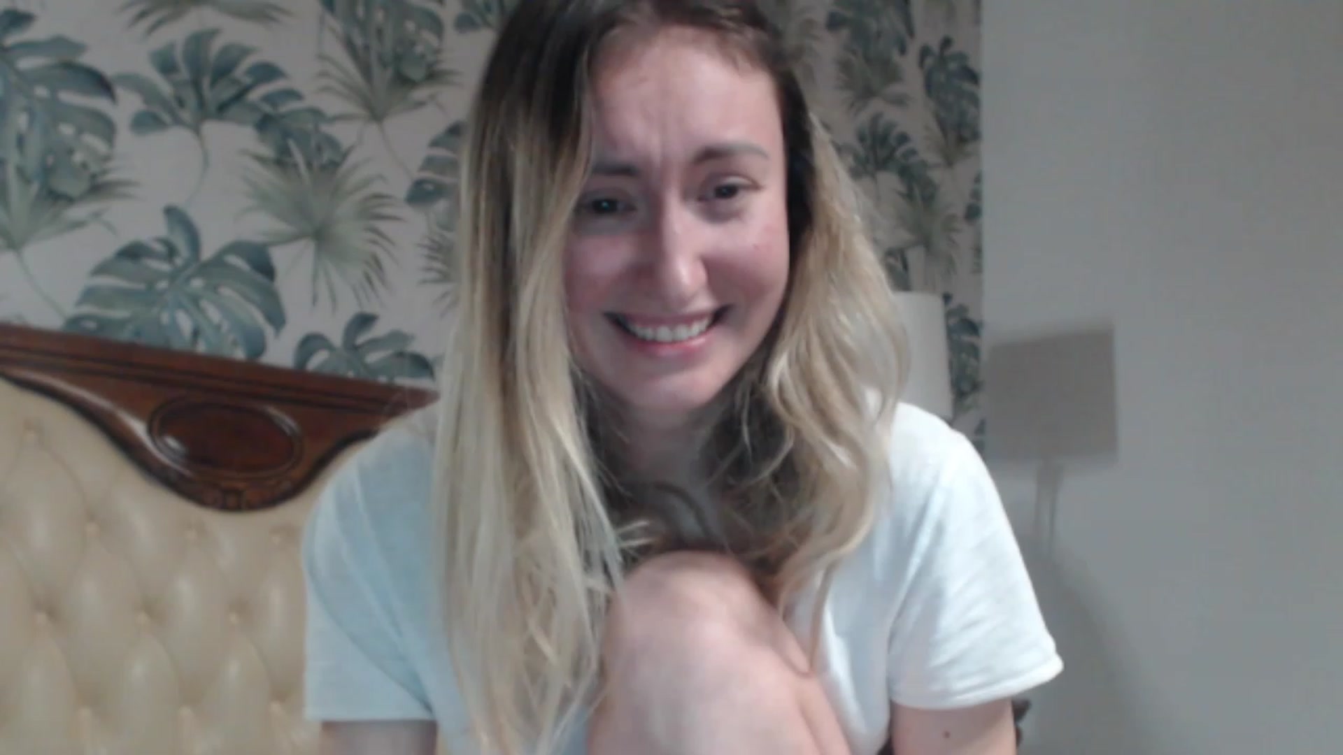 Gallery image thumbnail from Veronica_4u's myfreecams stream on, 12/29/2023, 18:27 image 17 of 20