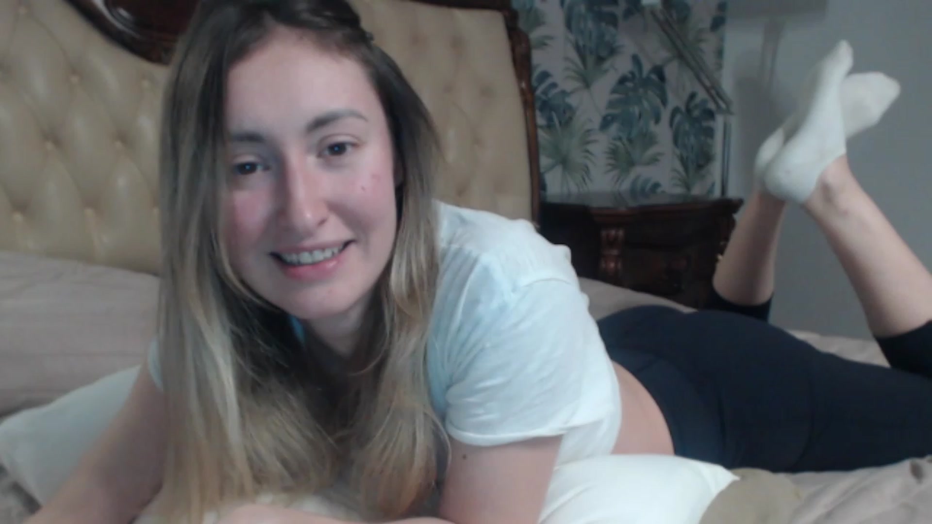 Gallery image thumbnail from Veronica_4u's myfreecams stream on, 12/30/2023, 17:52 image 7 of 20