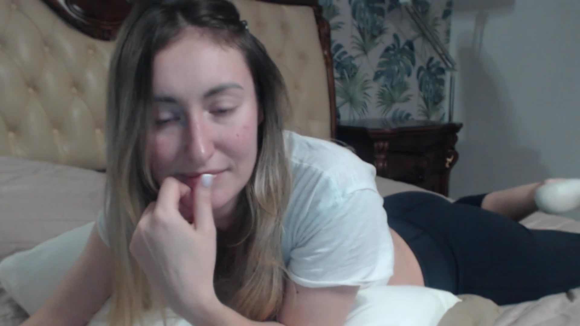 Gallery image thumbnail from Veronica_4u's myfreecams stream on, 12/30/2023, 17:52 image 6 of 20