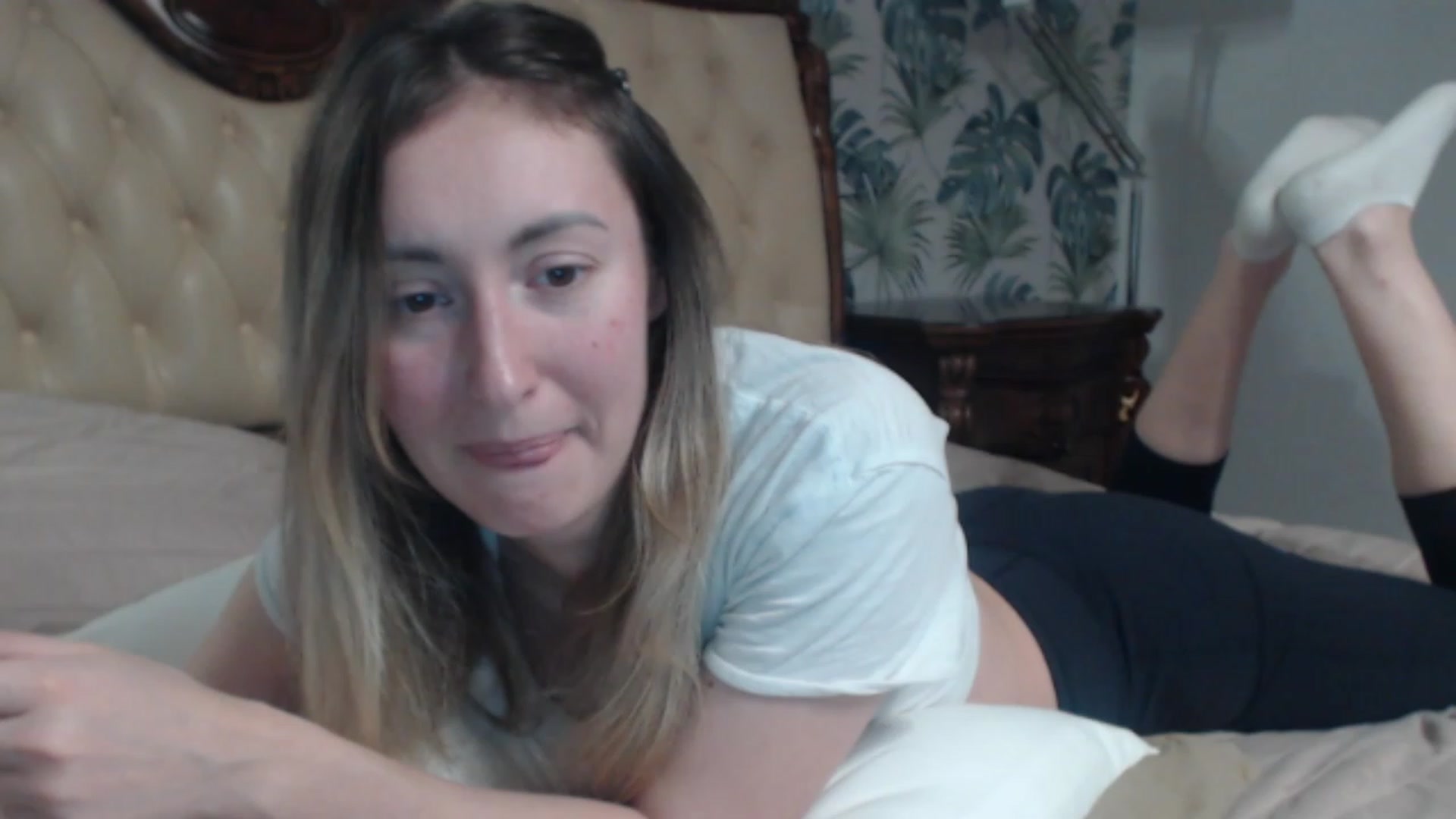 Gallery image thumbnail from Veronica_4u's myfreecams stream on, 12/30/2023, 17:52 image 9 of 20