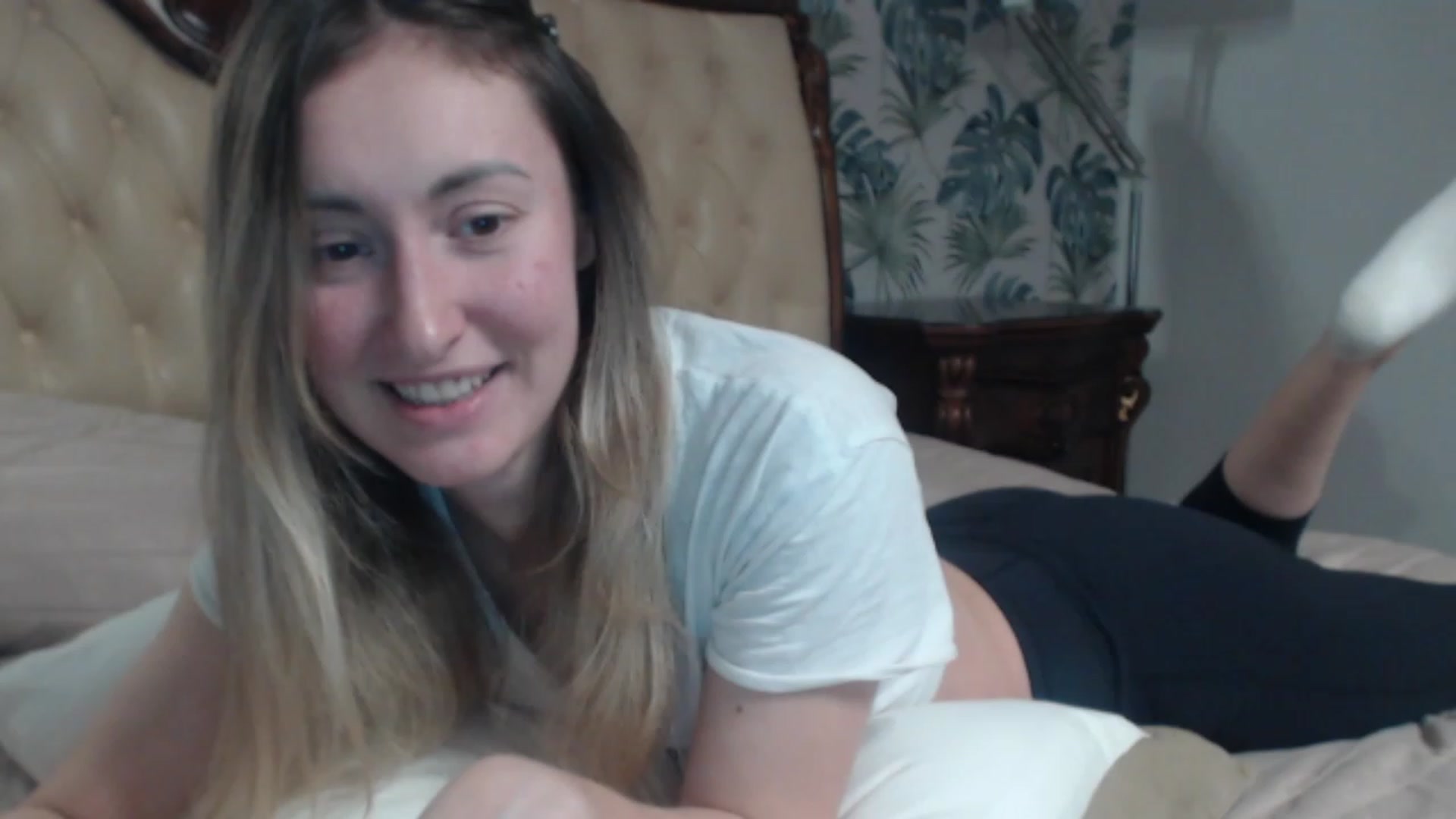 Gallery image thumbnail from Veronica_4u's myfreecams stream on, 12/30/2023, 17:52 image 3 of 20