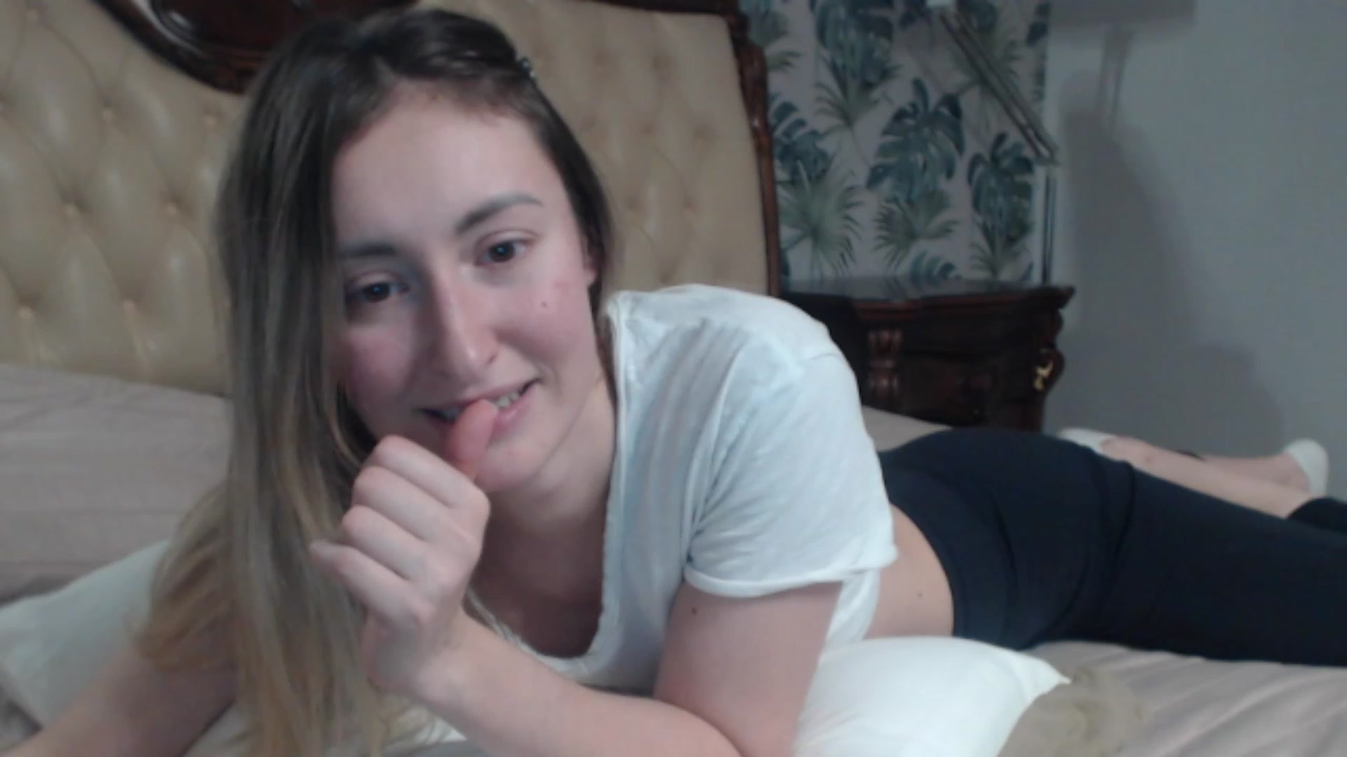Gallery image thumbnail from Veronica_4u's myfreecams stream on, 12/30/2023, 17:52 image 13 of 20