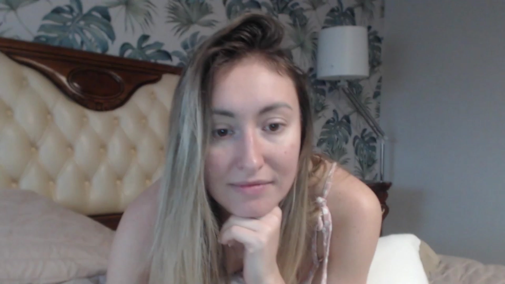 Gallery image thumbnail from Veronica_4u's myfreecams stream on, 01/05/2024, 07:56 image 16 of 20
