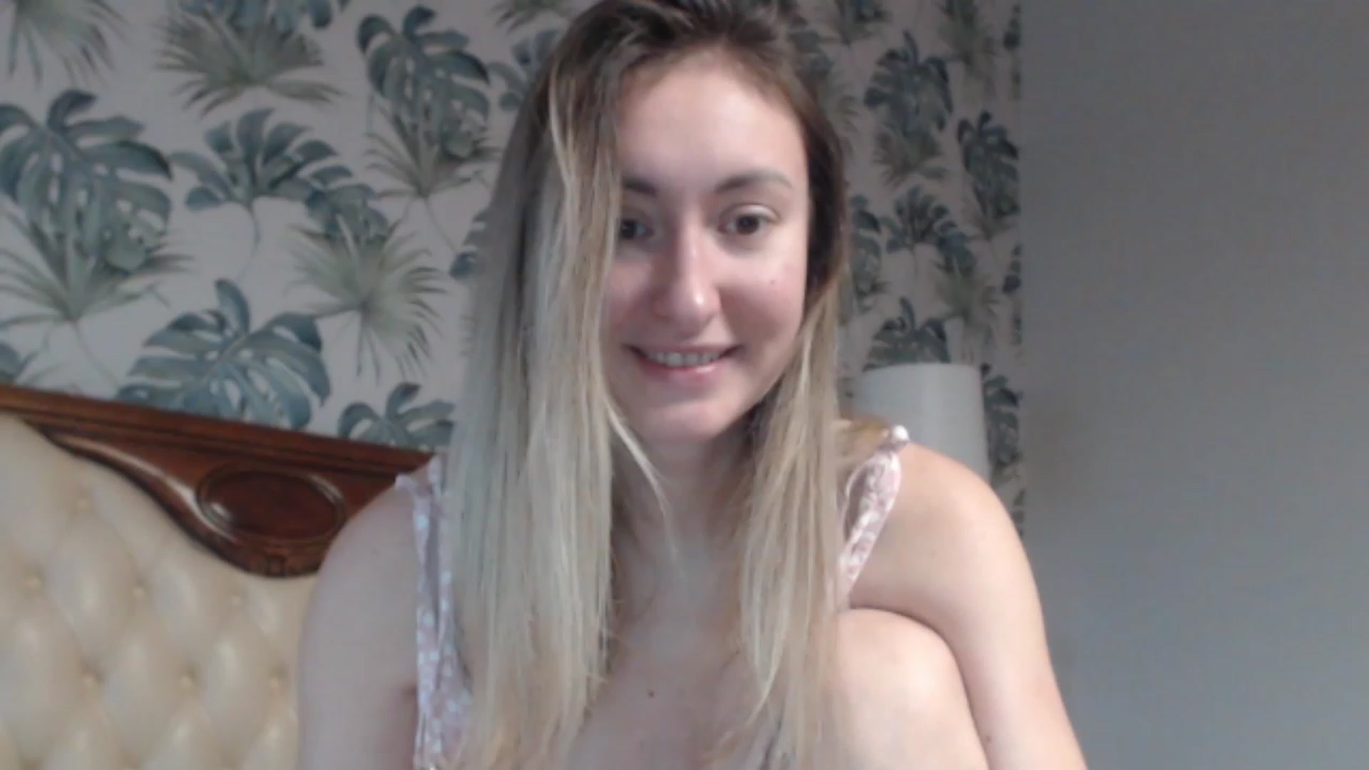 Gallery image thumbnail from Veronica_4u's myfreecams stream on, 01/05/2024, 07:56 image 6 of 20