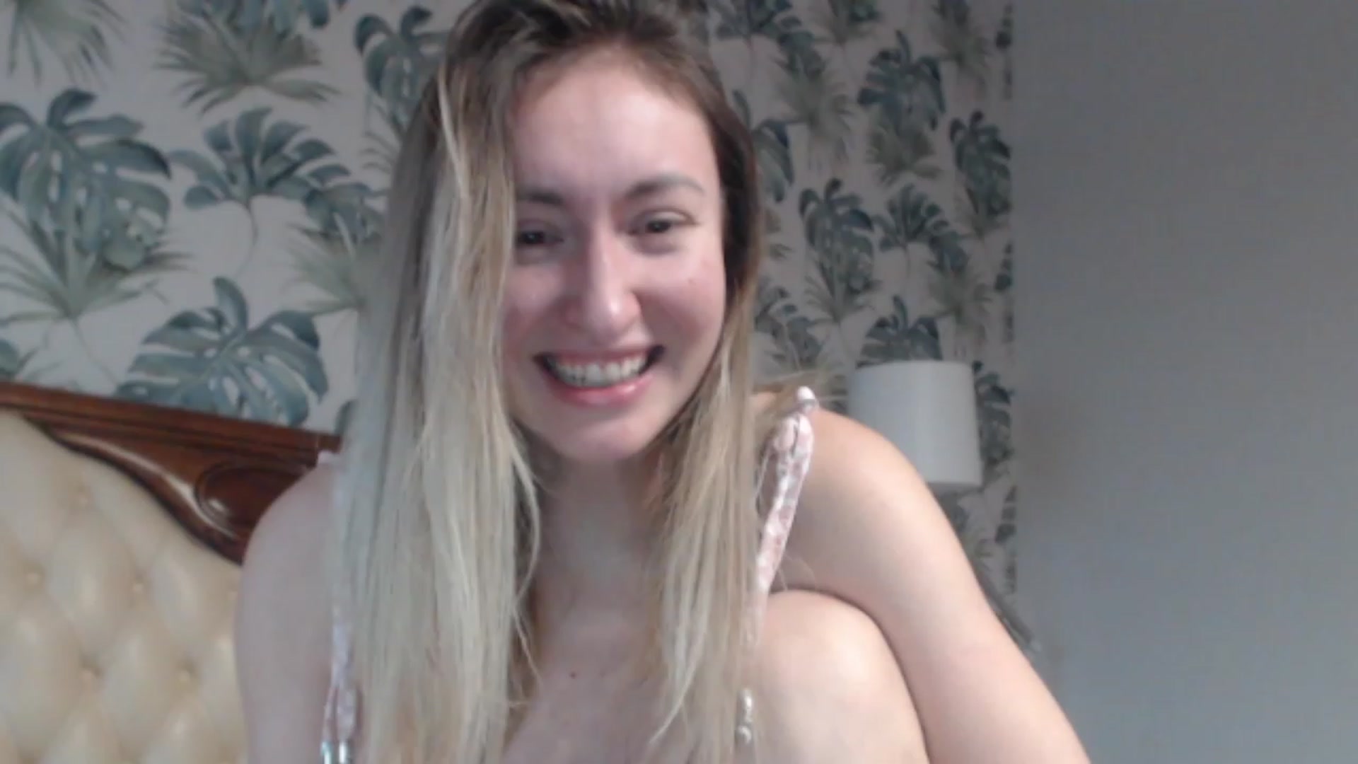 Gallery image thumbnail from Veronica_4u's myfreecams stream on, 01/05/2024, 07:56 image 3 of 20