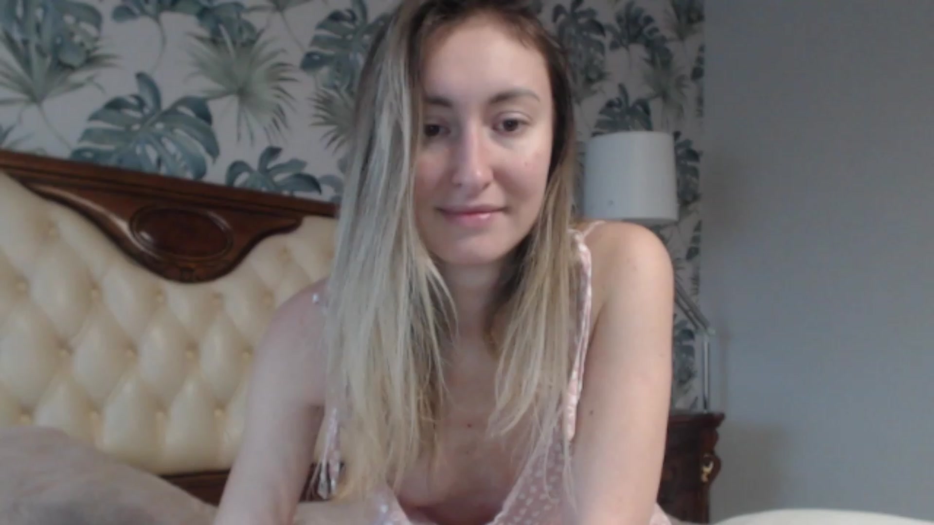 Gallery image thumbnail from Veronica_4u's myfreecams stream on, 01/05/2024, 07:56 image 15 of 20