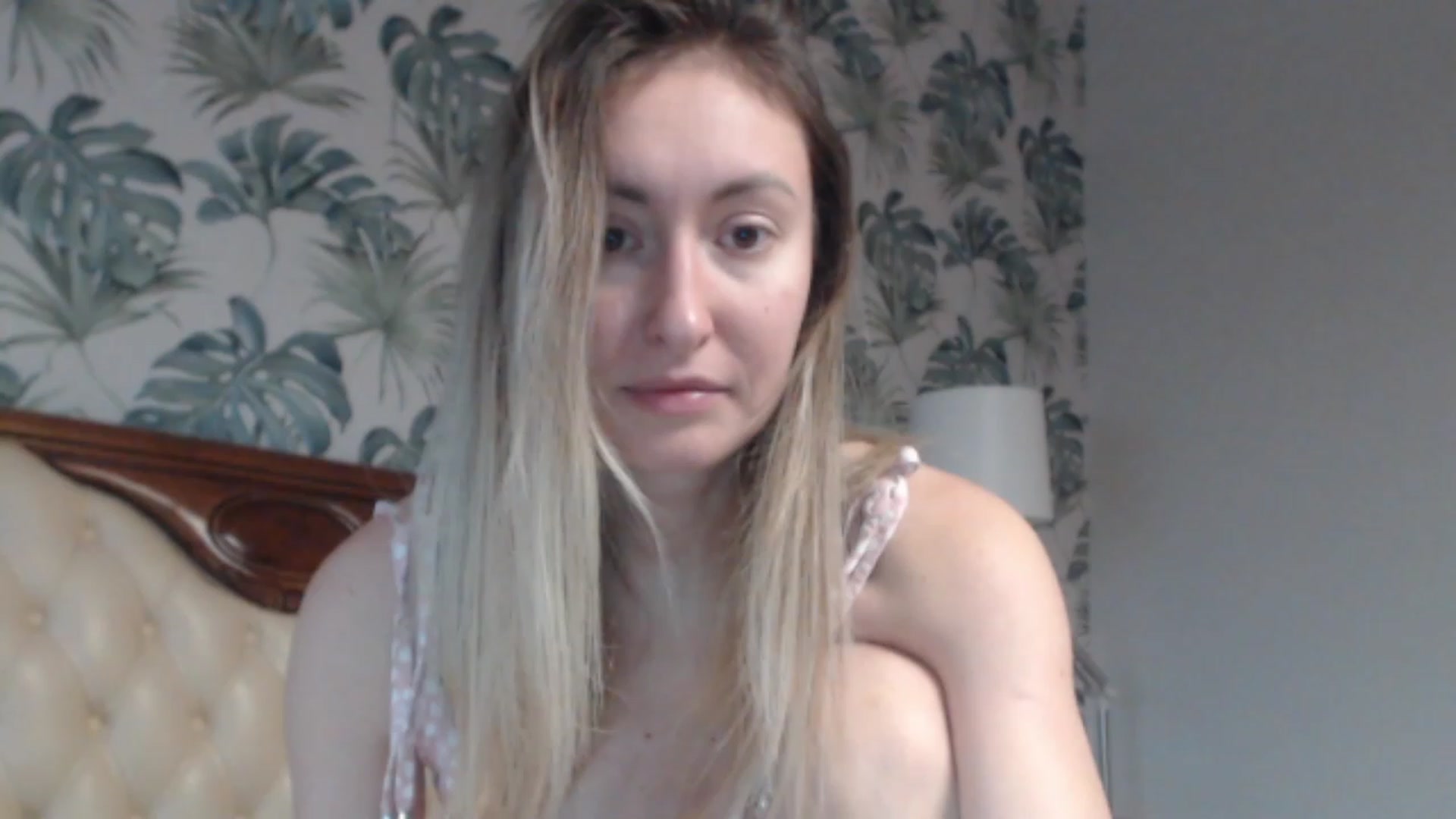 Gallery image thumbnail from Veronica_4u's myfreecams stream on, 01/05/2024, 07:56 image 5 of 20