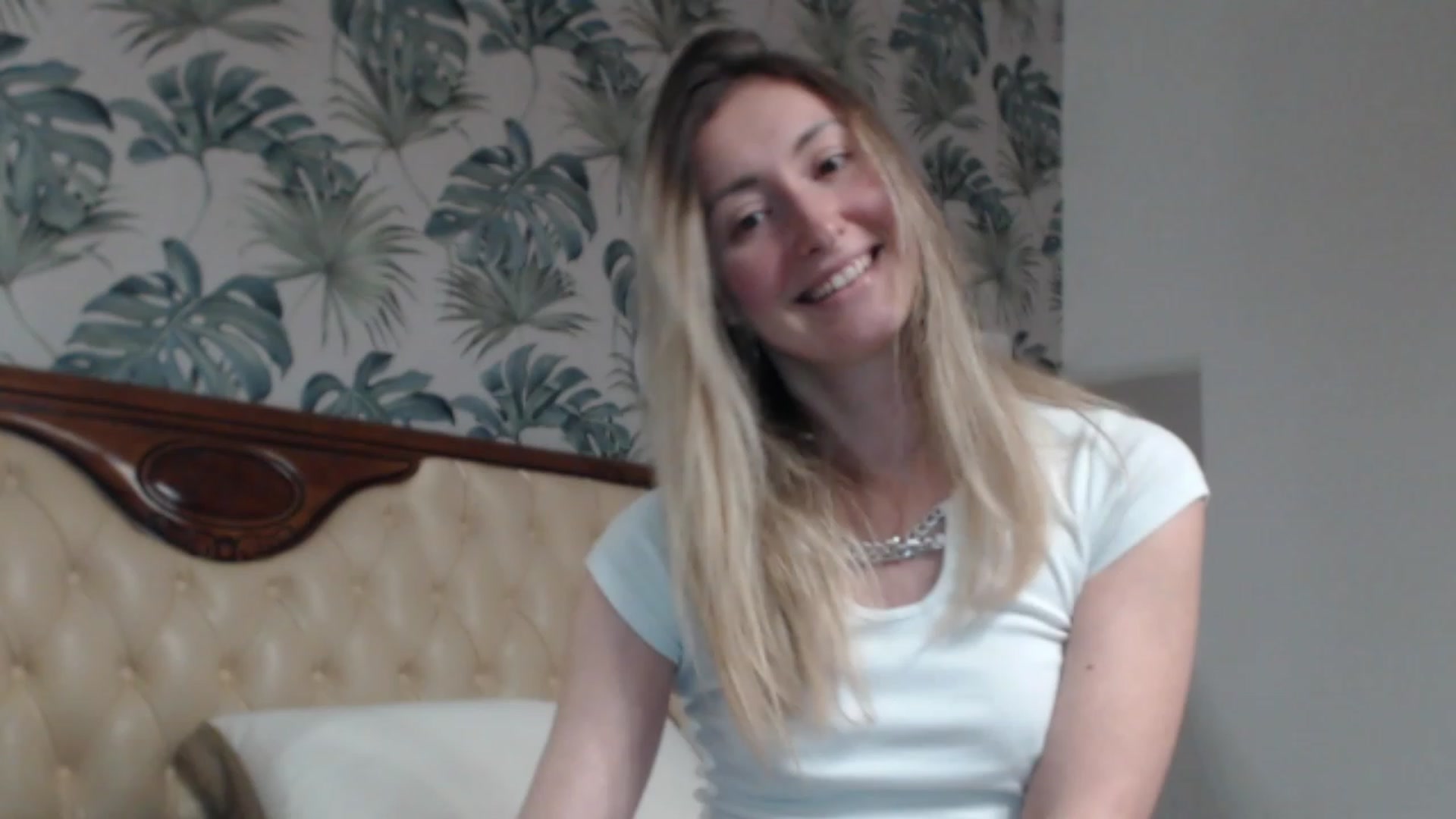 Gallery image thumbnail from Veronica_4u's myfreecams stream on, 01/08/2024, 16:50 image 11 of 20