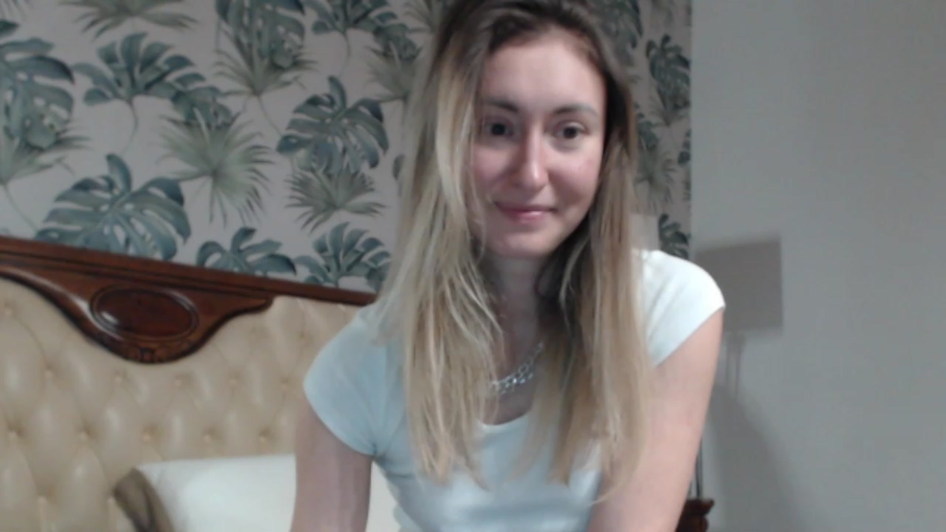 Gallery image thumbnail from Veronica_4u's myfreecams stream on, 01/08/2024, 16:50 image 16 of 20