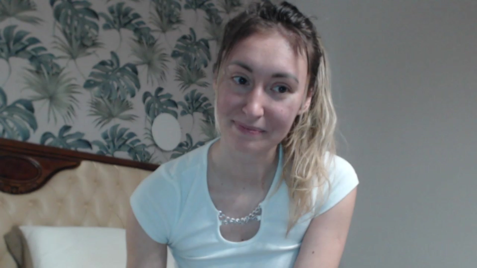 Gallery image thumbnail from Veronica_4u's myfreecams stream on, 01/11/2024, 17:33 image 17 of 20