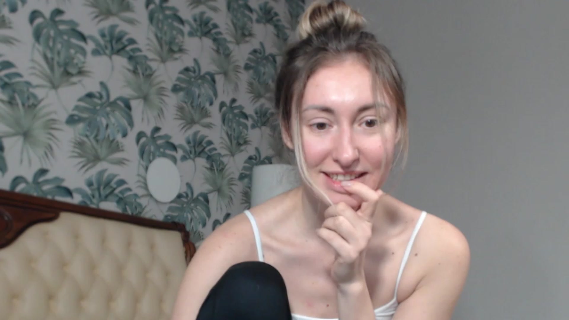 Gallery image thumbnail from Veronica_4u's myfreecams stream on, 01/28/2024, 07:48 image 3 of 20