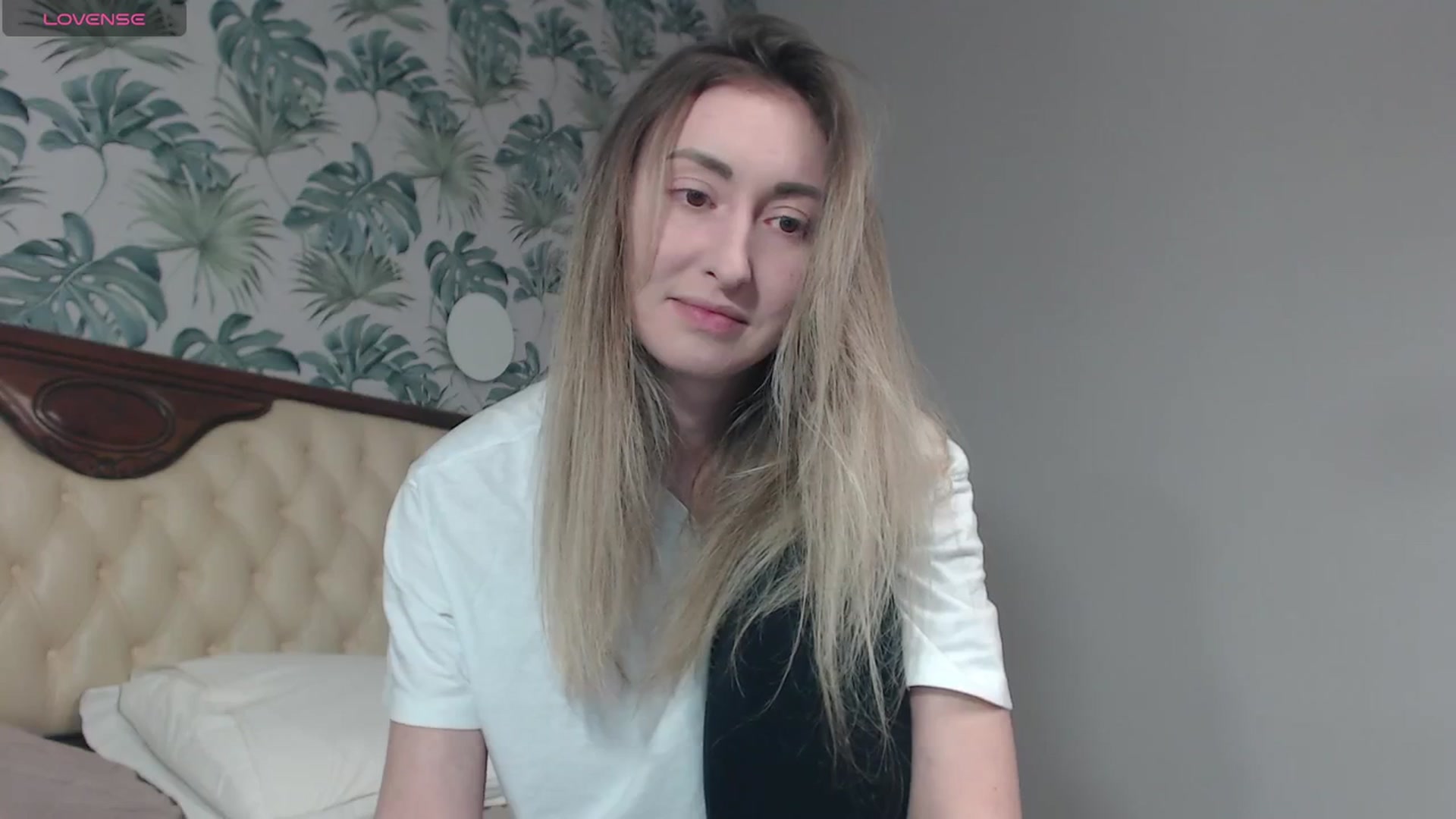 Gallery image thumbnail from Veronica_4u's myfreecams stream on, 02/12/2024, 16:04 image 13 of 20