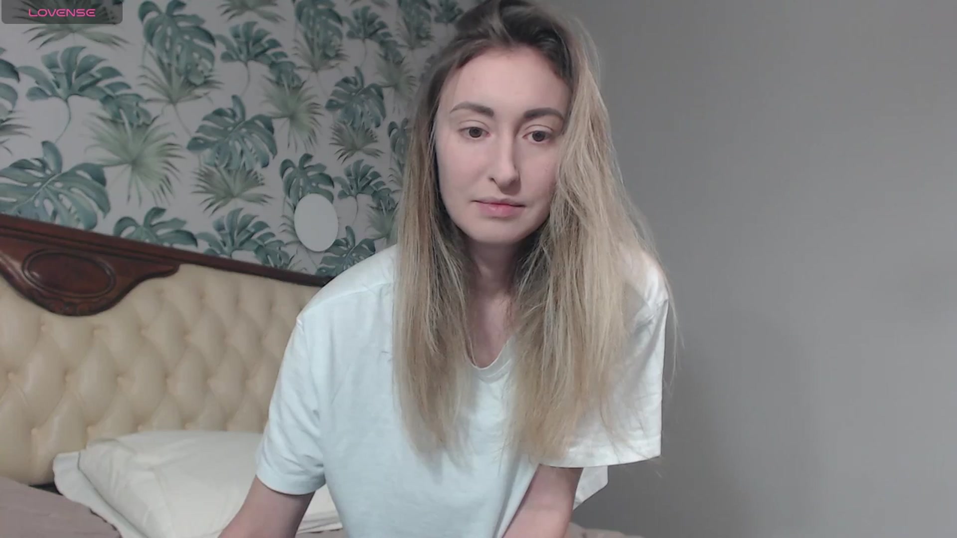 Gallery image thumbnail from Veronica_4u's myfreecams stream on, 02/12/2024, 16:04 image 3 of 20