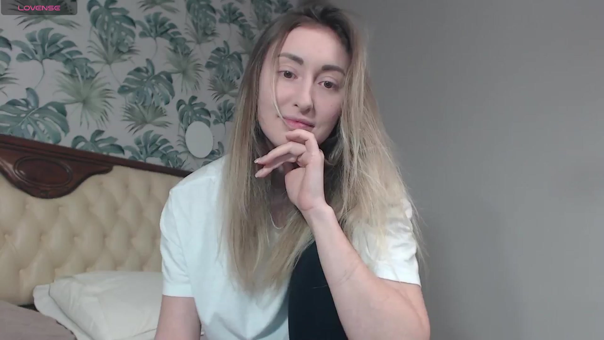 Gallery image thumbnail from Veronica_4u's myfreecams stream on, 02/12/2024, 16:04 image 10 of 20