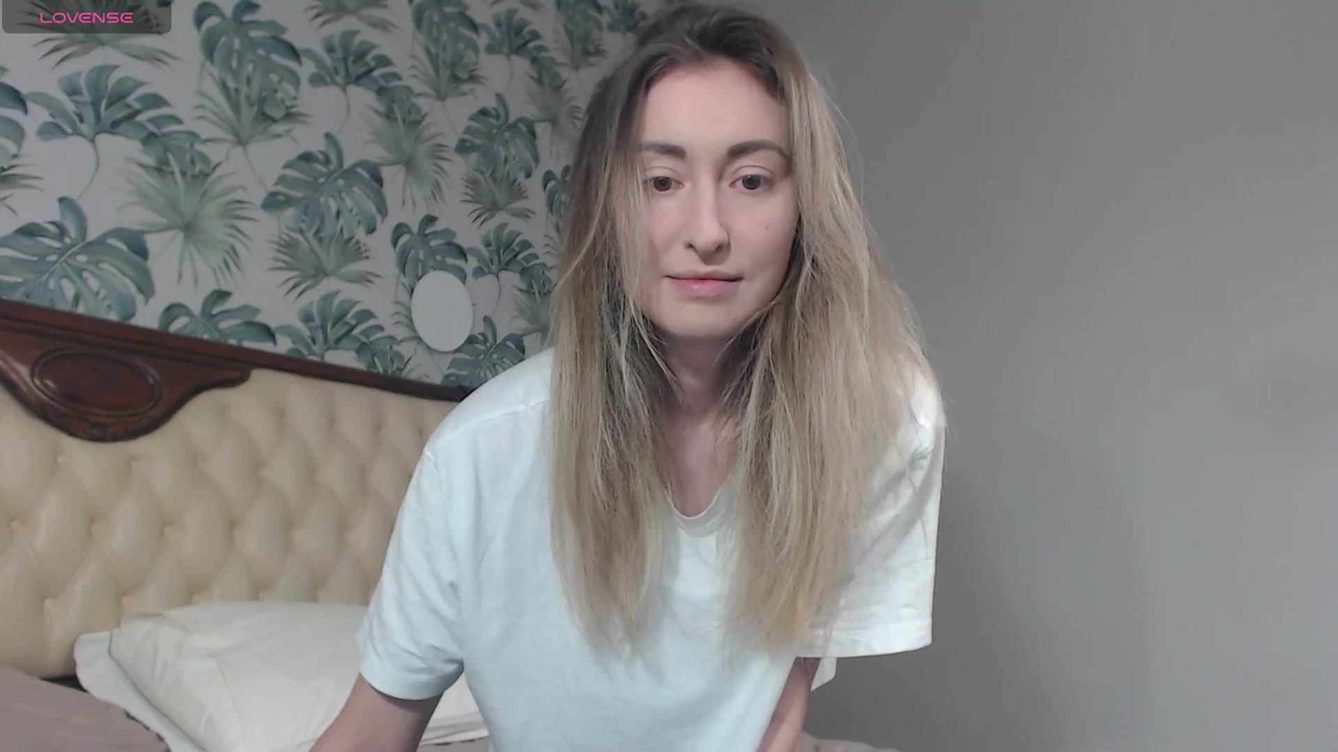 Gallery image thumbnail from Veronica_4u's myfreecams stream on, 02/12/2024, 16:04 image 2 of 20