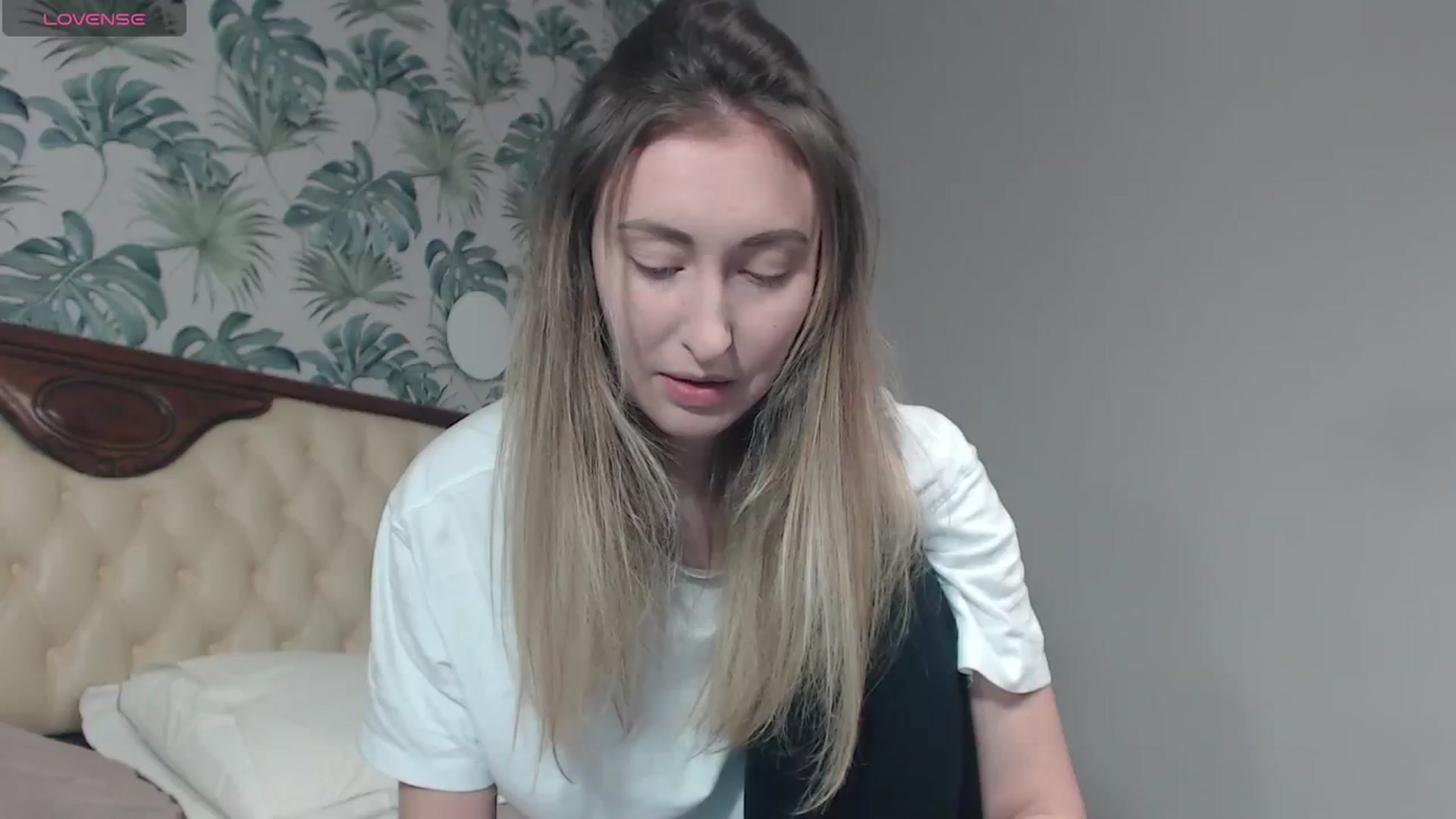 Gallery image thumbnail from Veronica_4u's myfreecams stream on, 02/12/2024, 16:04 image 20 of 20