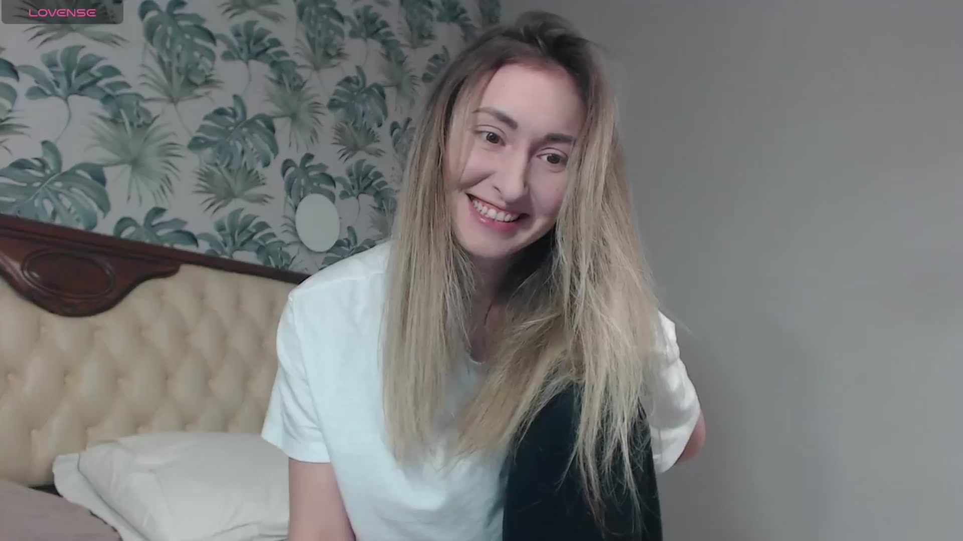 Gallery image thumbnail from Veronica_4u's myfreecams stream on, 02/12/2024, 16:04 image 11 of 20