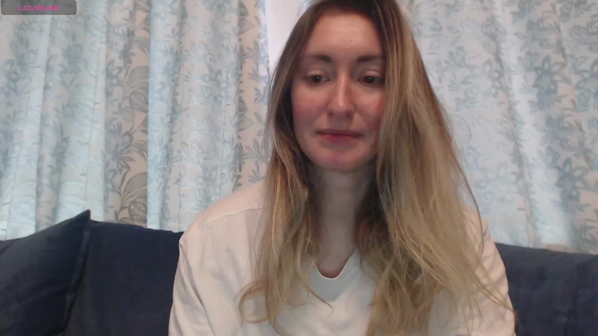 Gallery image thumbnail from Veronica_4u's myfreecams stream on, 02/13/2024, 08:04 image 15 of 20