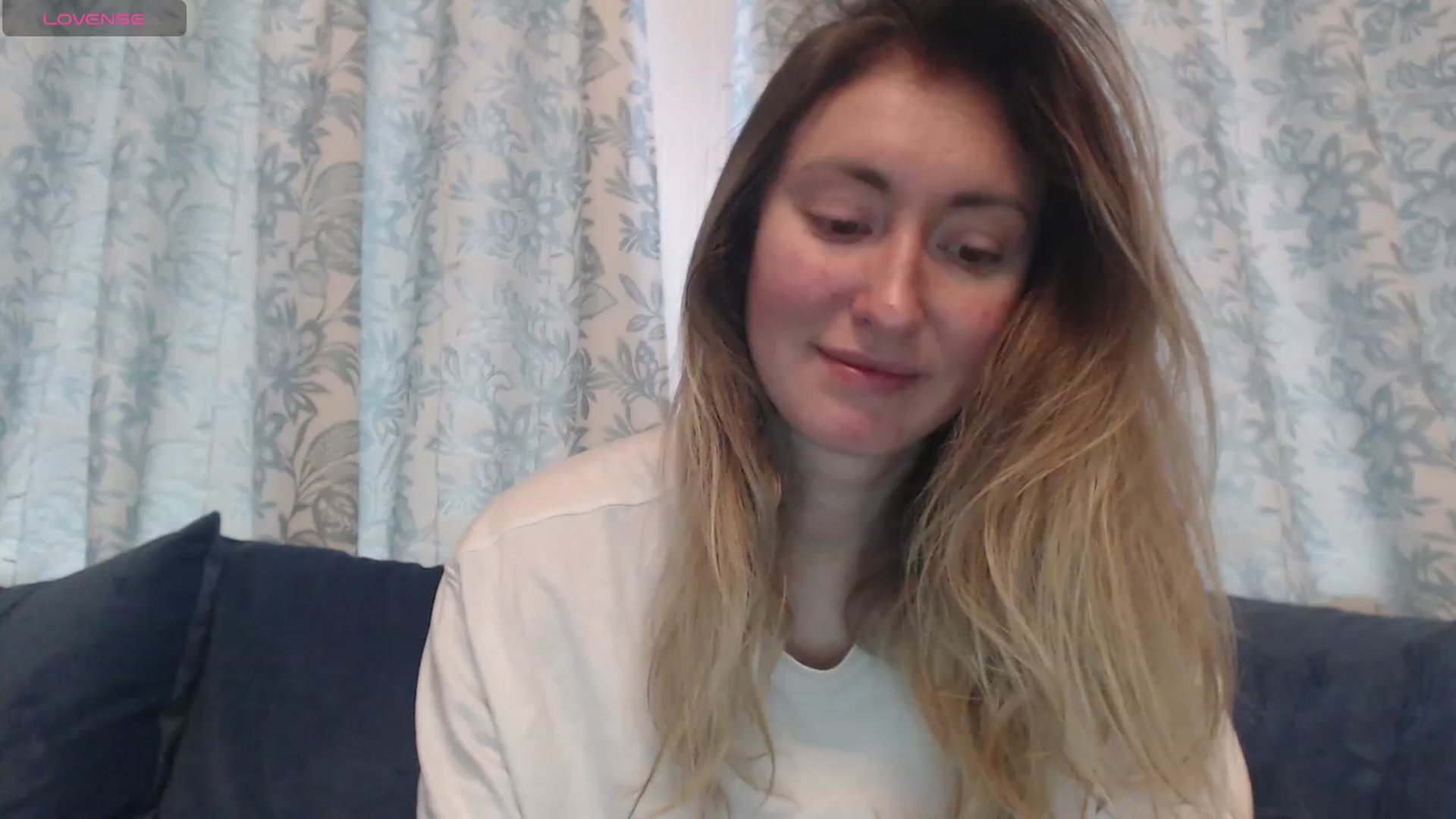 Gallery image thumbnail from Veronica_4u's myfreecams stream on, 02/13/2024, 08:04 image 4 of 20