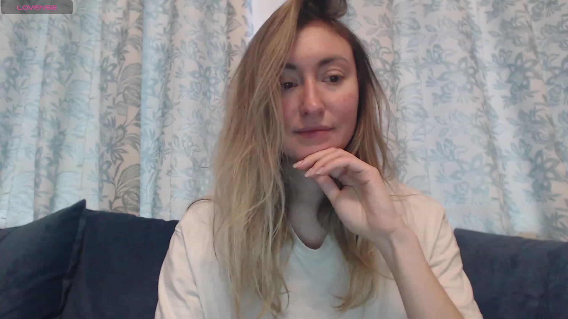 Gallery image thumbnail from Veronica_4u's myfreecams stream on, 02/13/2024, 08:04 image 1 of 20