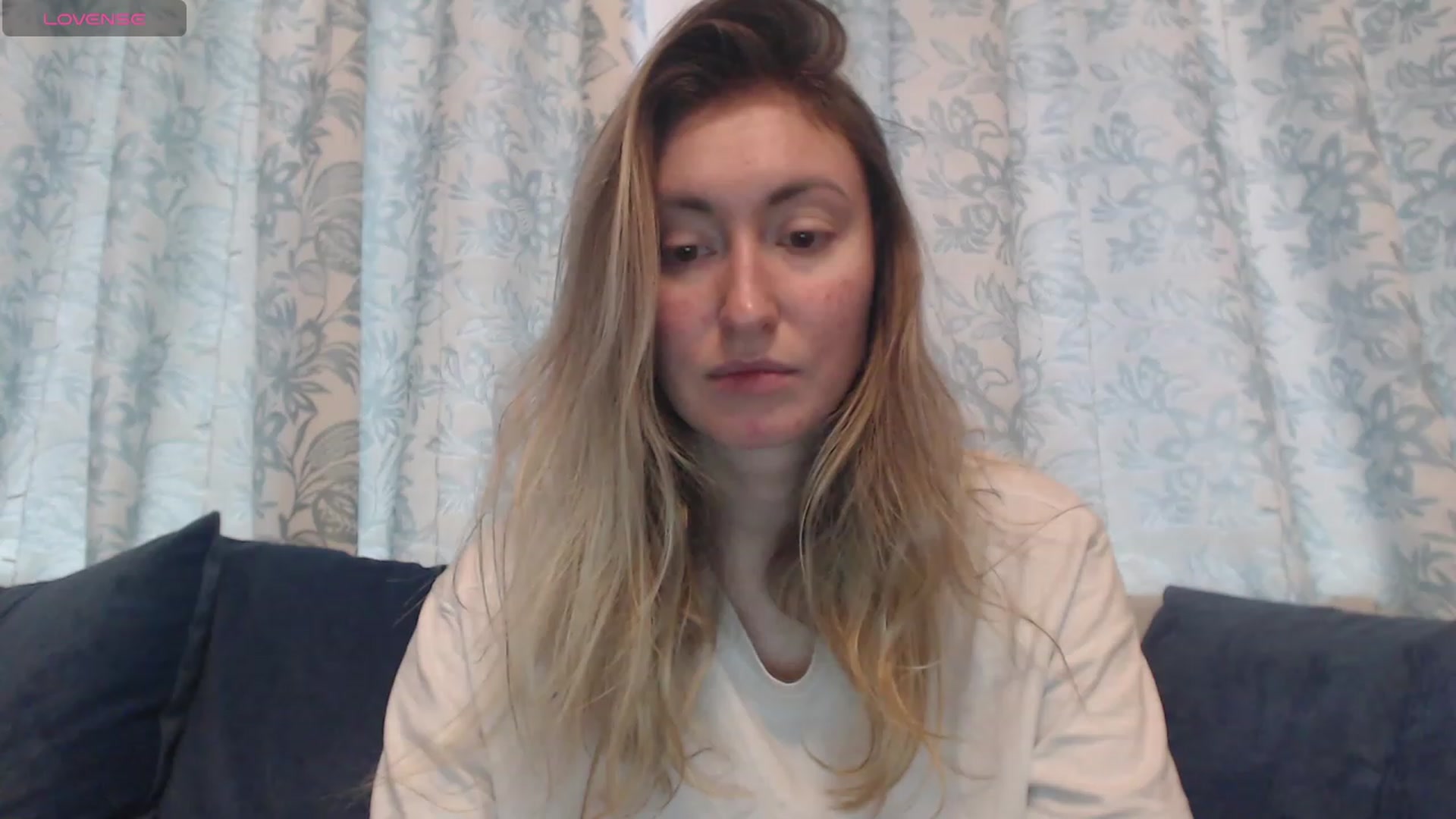 Gallery image thumbnail from Veronica_4u's myfreecams stream on, 02/13/2024, 08:04 image 6 of 20