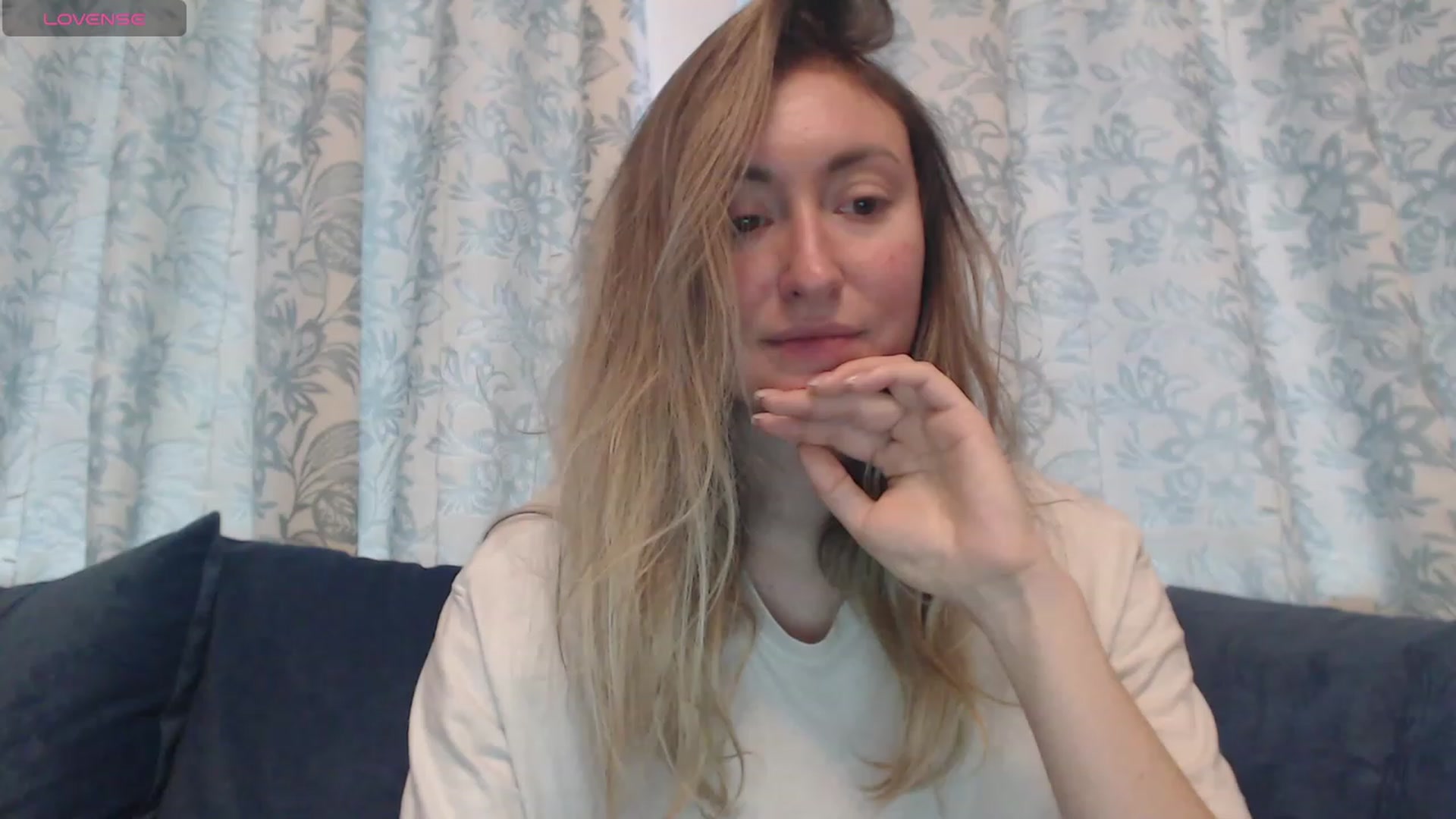 Gallery image thumbnail from Veronica_4u's myfreecams stream on, 02/13/2024, 08:04 image 2 of 20
