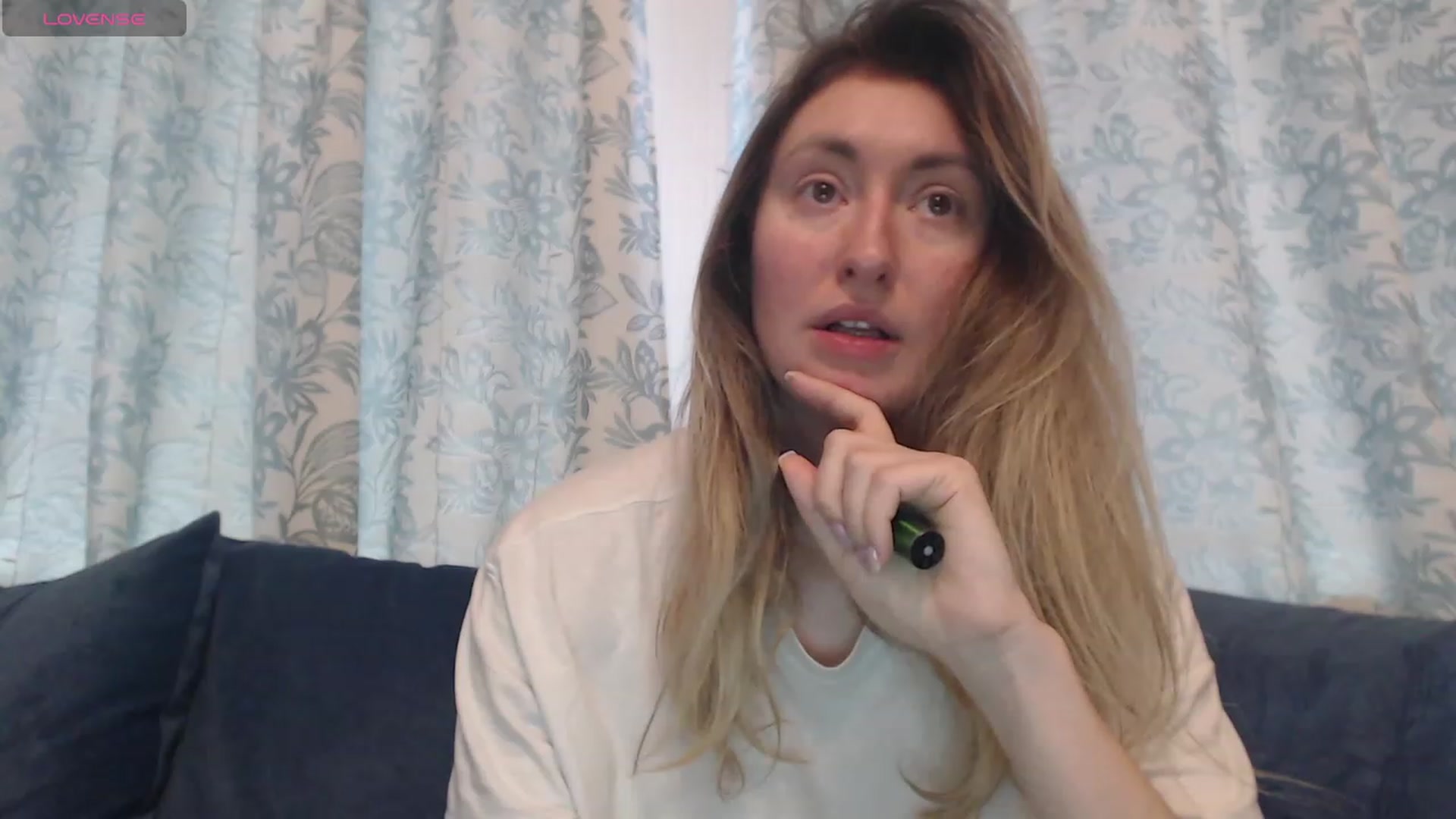 Gallery image thumbnail from Veronica_4u's myfreecams stream on, 02/13/2024, 08:04 image 5 of 20