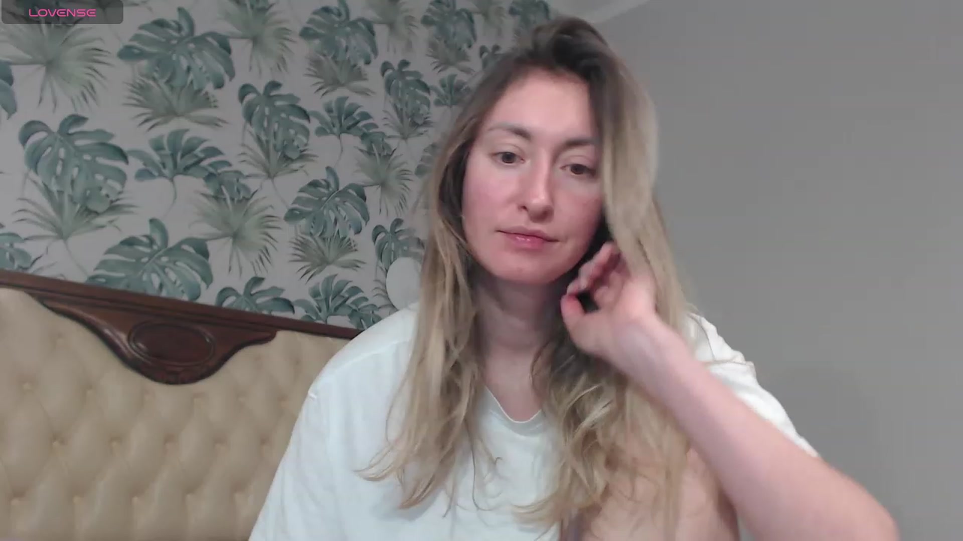 Gallery image thumbnail from Veronica_4u's myfreecams stream on, 02/13/2024, 09:27 image 5 of 20