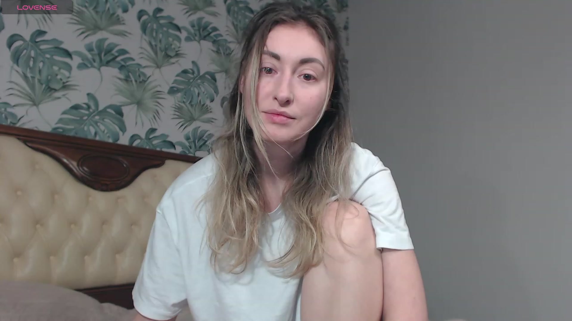 Gallery image thumbnail from Veronica_4u's myfreecams stream on, 02/13/2024, 17:52 image 3 of 20