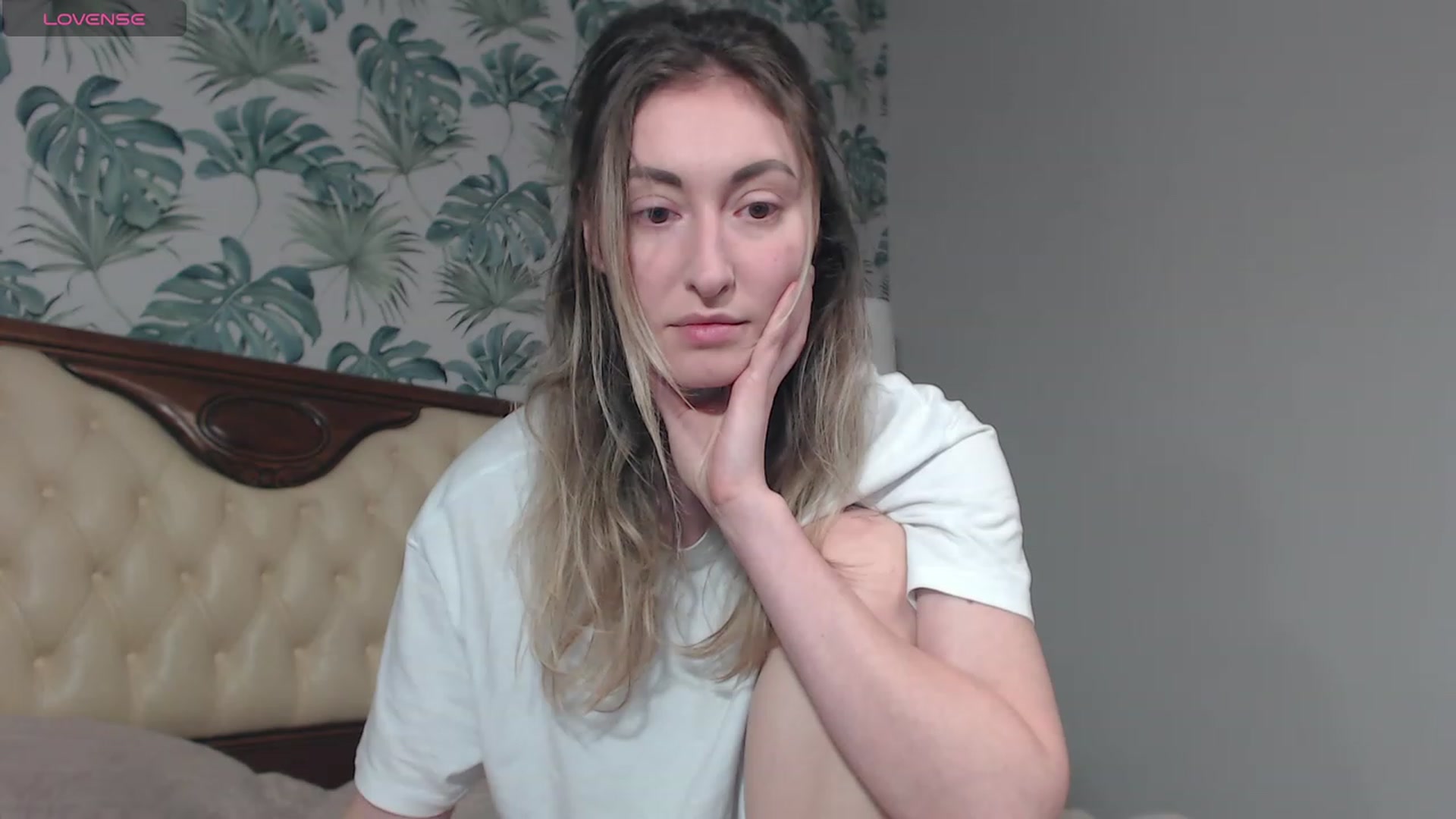Gallery image thumbnail from Veronica_4u's myfreecams stream on, 02/13/2024, 17:52 image 5 of 20