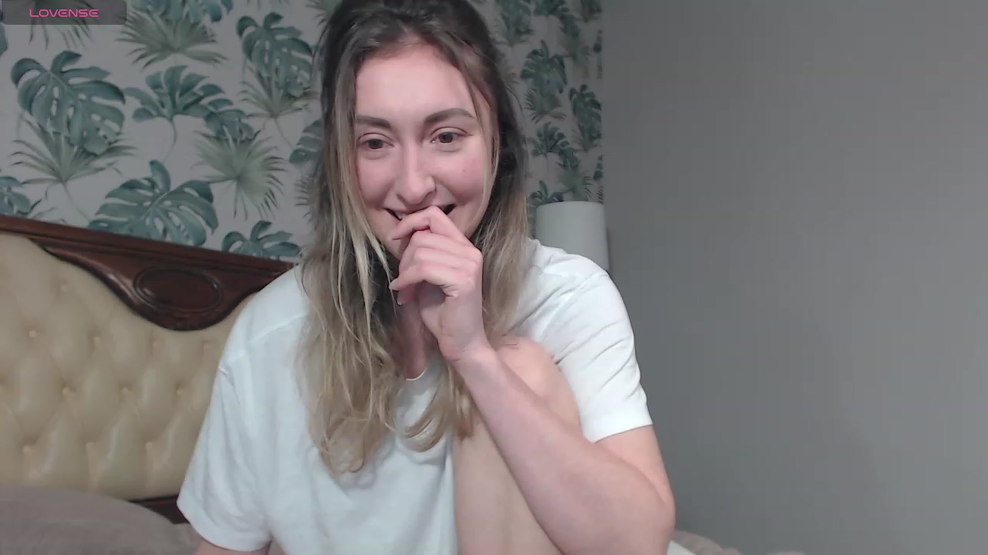 Gallery image thumbnail from Veronica_4u's myfreecams stream on, 02/13/2024, 17:52 image 17 of 20