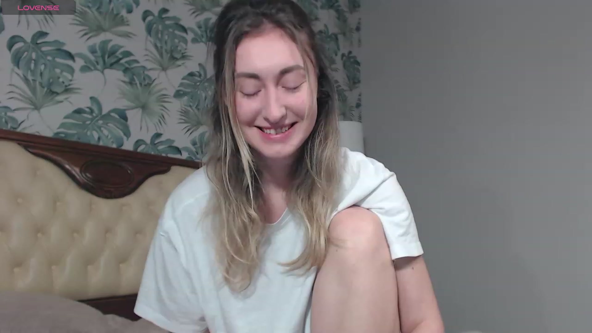 Gallery image thumbnail from Veronica_4u's myfreecams stream on, 02/13/2024, 17:52 image 13 of 20