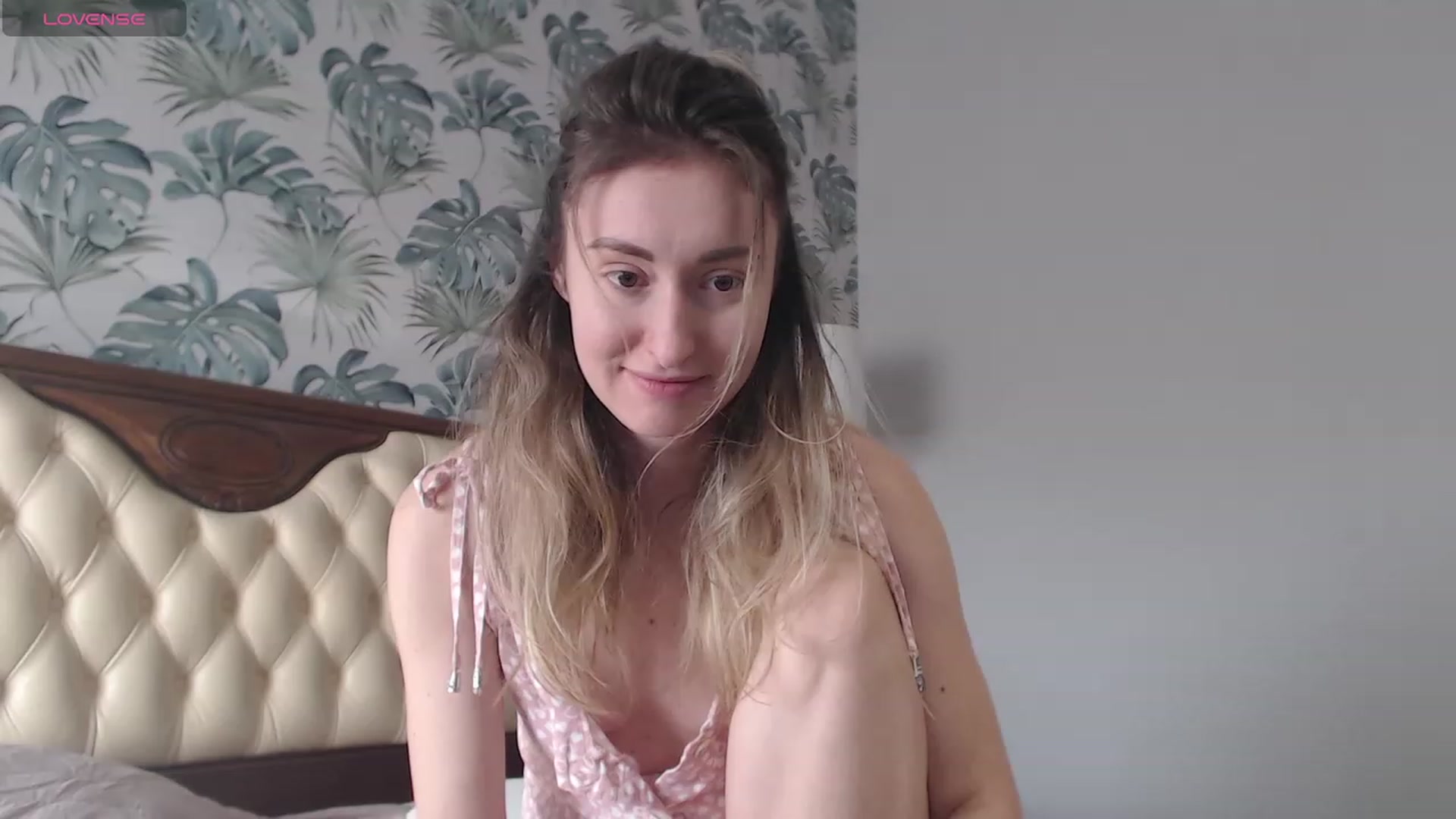 Gallery image thumbnail from Veronica_4u's myfreecams stream on, 02/14/2024, 08:34 image 14 of 20