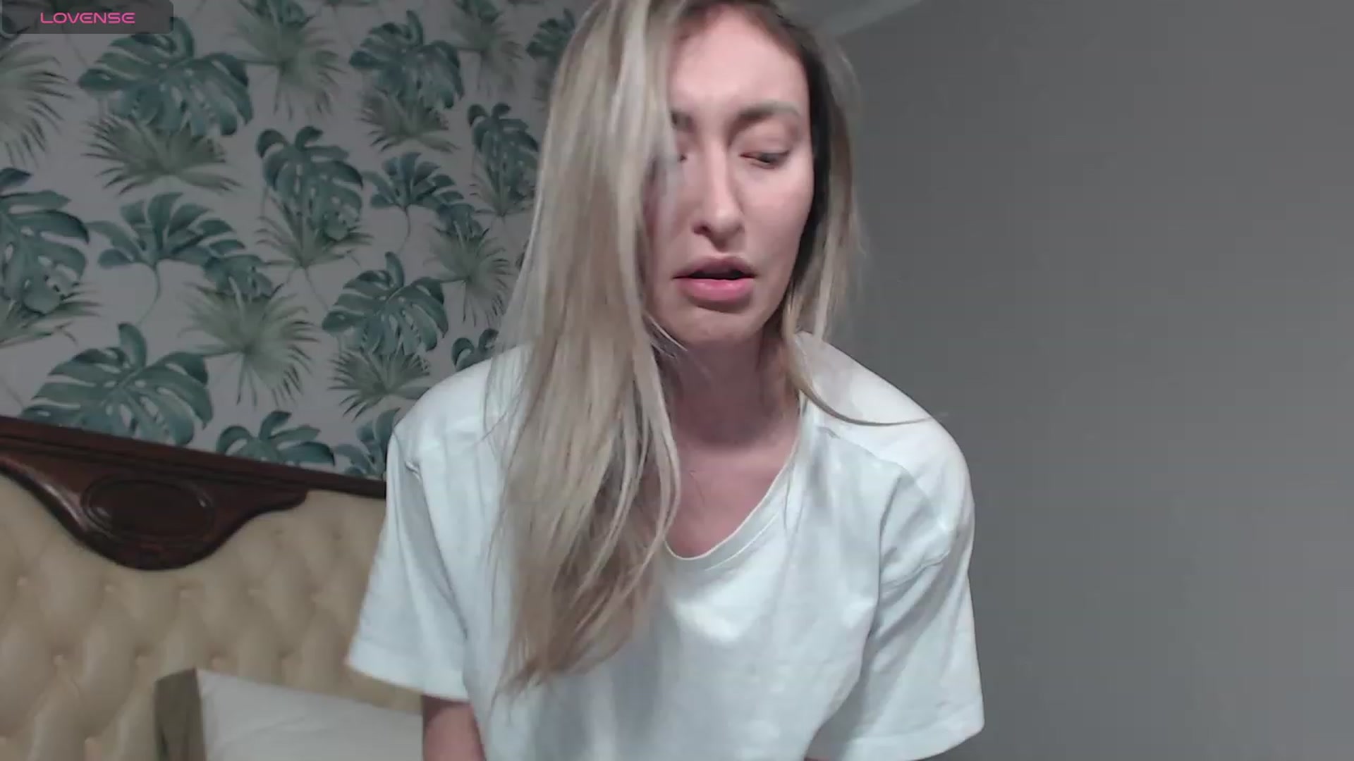 Gallery image thumbnail from Veronica_4u's myfreecams stream on, 02/15/2024, 16:45 image 6 of 20