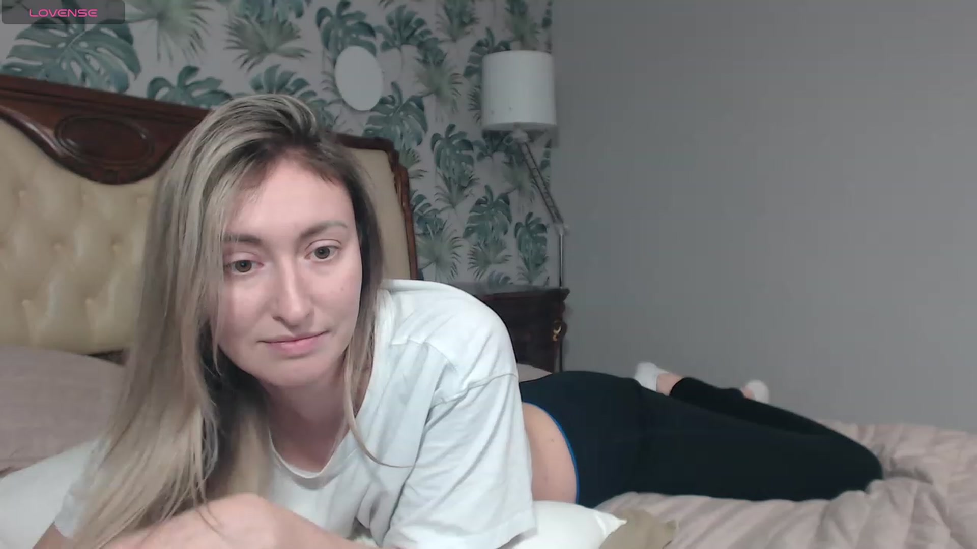 Gallery image thumbnail from Veronica_4u's myfreecams stream on, 02/15/2024, 16:45 image 3 of 20