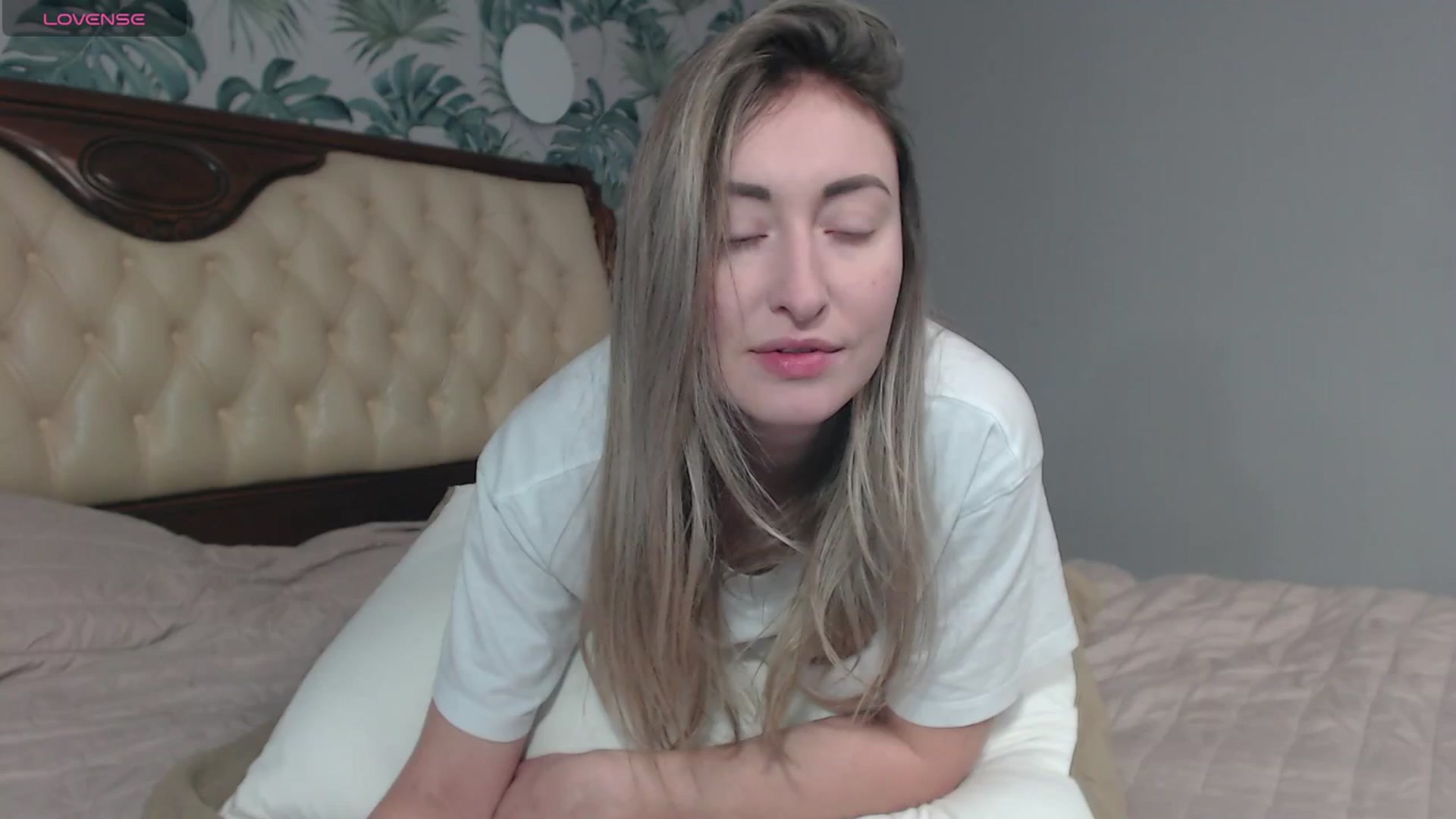 Gallery image thumbnail from Veronica_4u's myfreecams stream on, 02/16/2024, 09:26 image 1 of 20