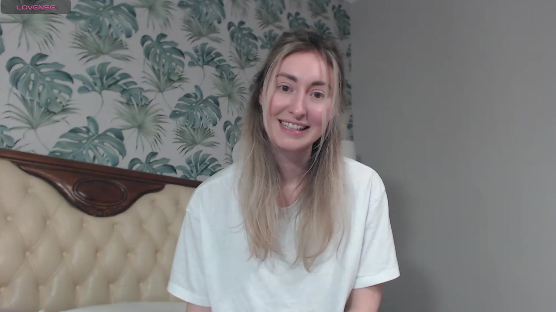 Gallery image thumbnail from Veronica_4u's myfreecams stream on, 02/17/2024, 17:27 image 18 of 20
