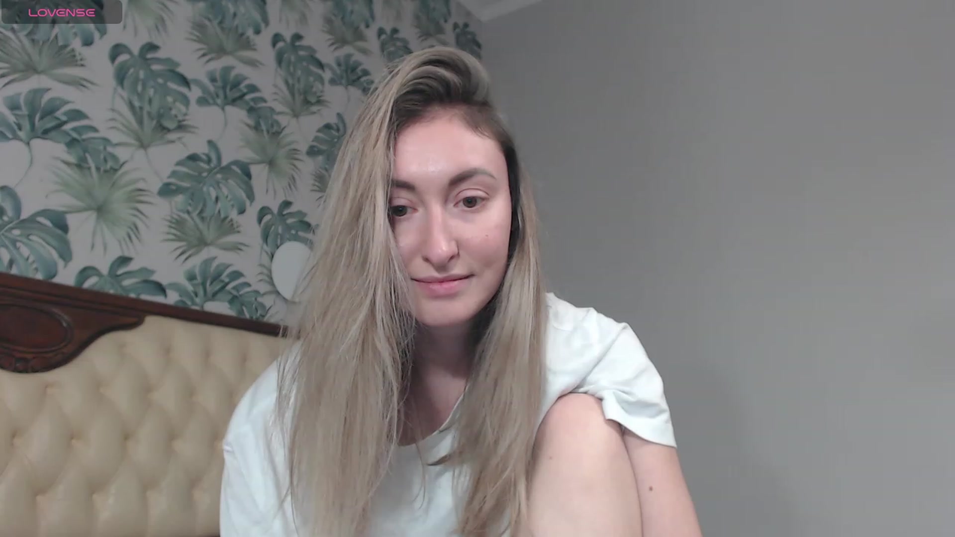 Gallery image thumbnail from Veronica_4u's myfreecams stream on, 02/17/2024, 17:27 image 3 of 20
