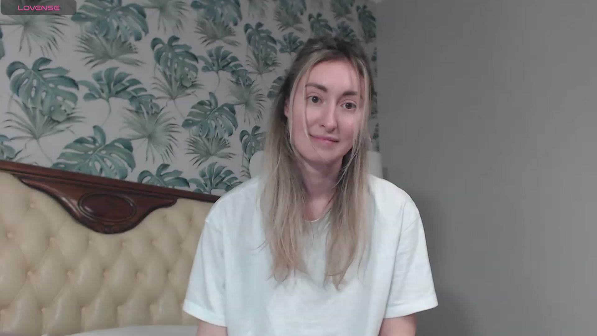 Gallery image thumbnail from Veronica_4u's myfreecams stream on, 02/17/2024, 17:27 image 17 of 20