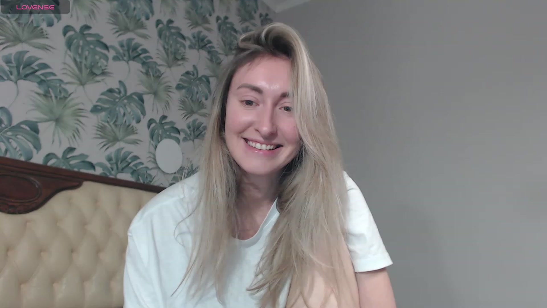 Gallery image thumbnail from Veronica_4u's myfreecams stream on, 02/17/2024, 17:27 image 1 of 20
