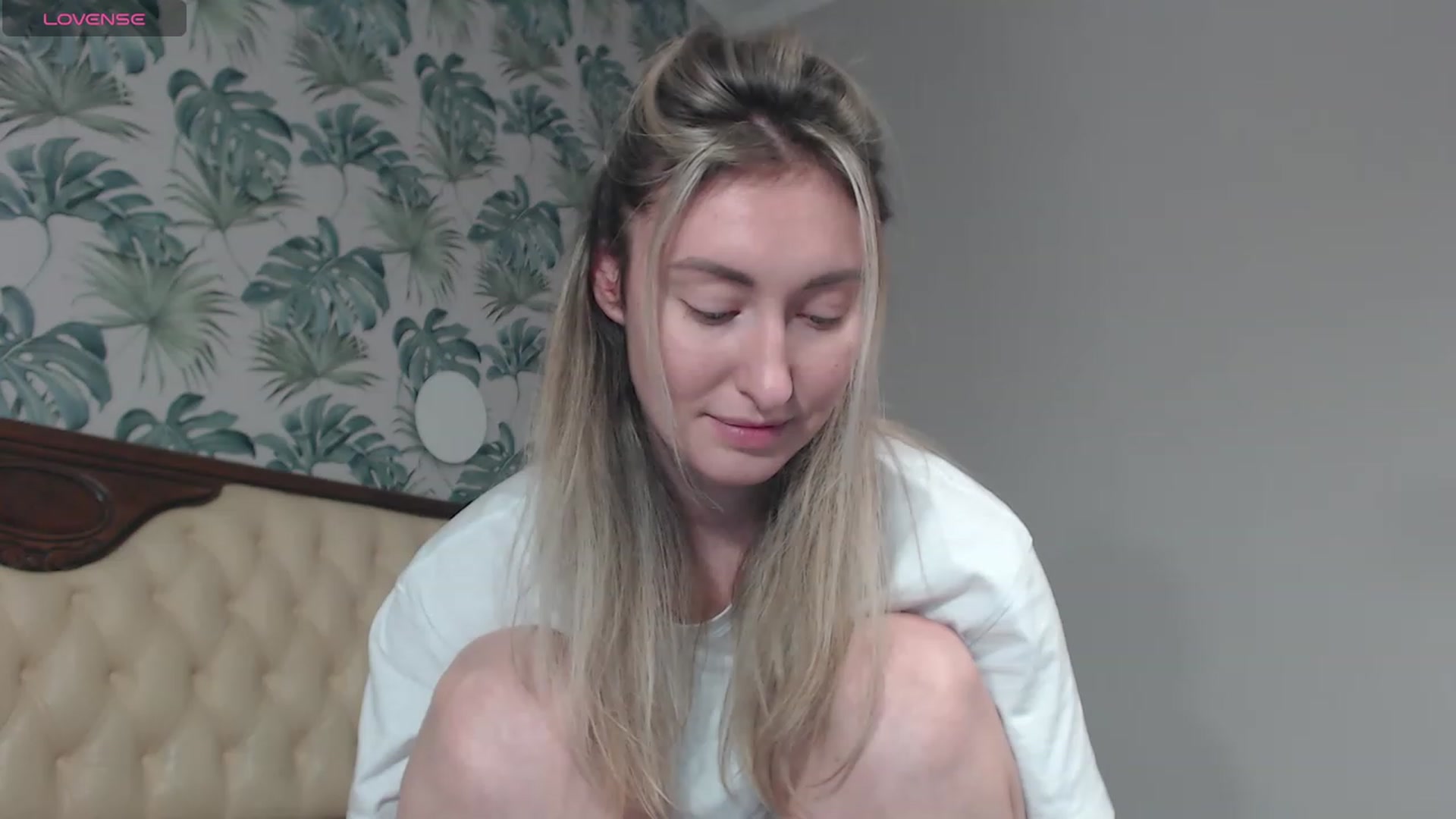 Gallery image thumbnail from Veronica_4u's myfreecams stream on, 02/17/2024, 17:27 image 6 of 20