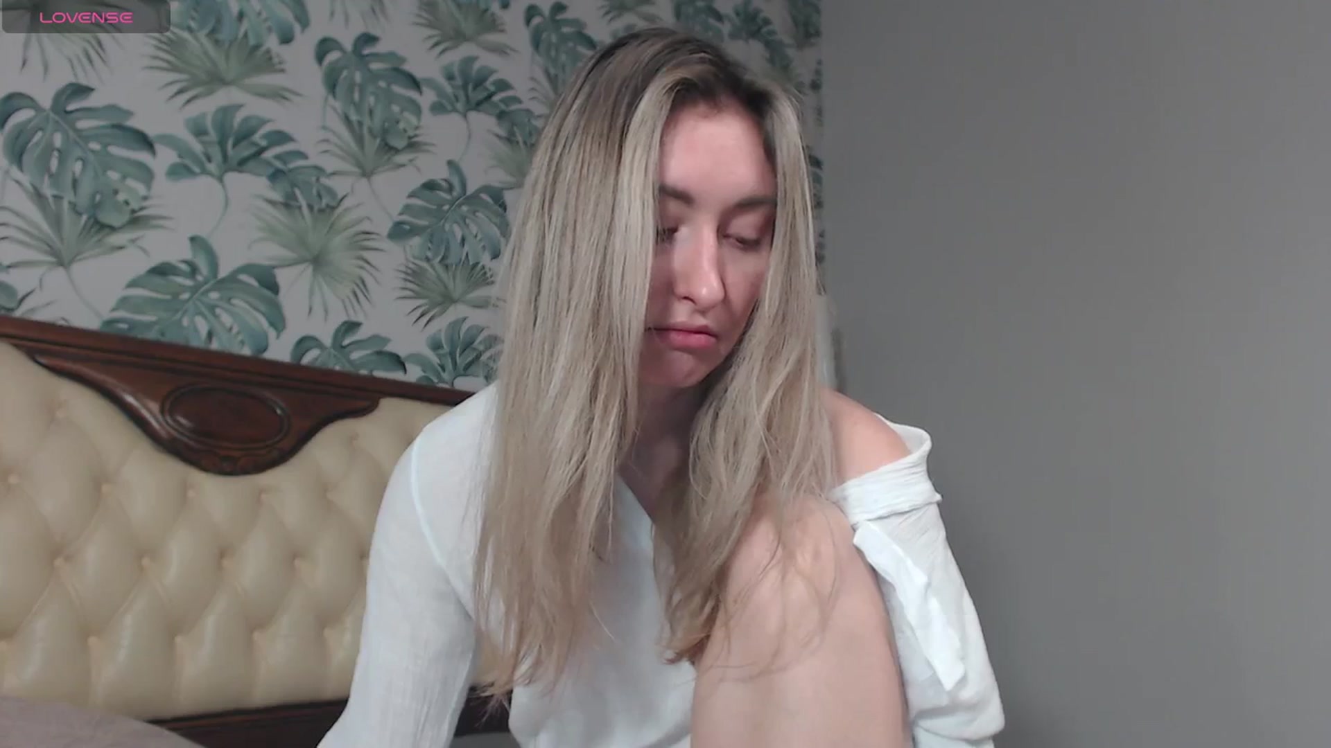 Gallery image thumbnail from Veronica_4u's myfreecams stream on, 02/18/2024, 09:20 image 13 of 20