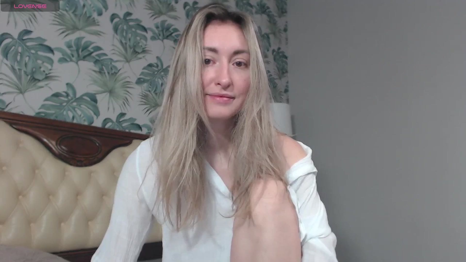 Gallery image thumbnail from Veronica_4u's myfreecams stream on, 02/18/2024, 09:20 image 2 of 20