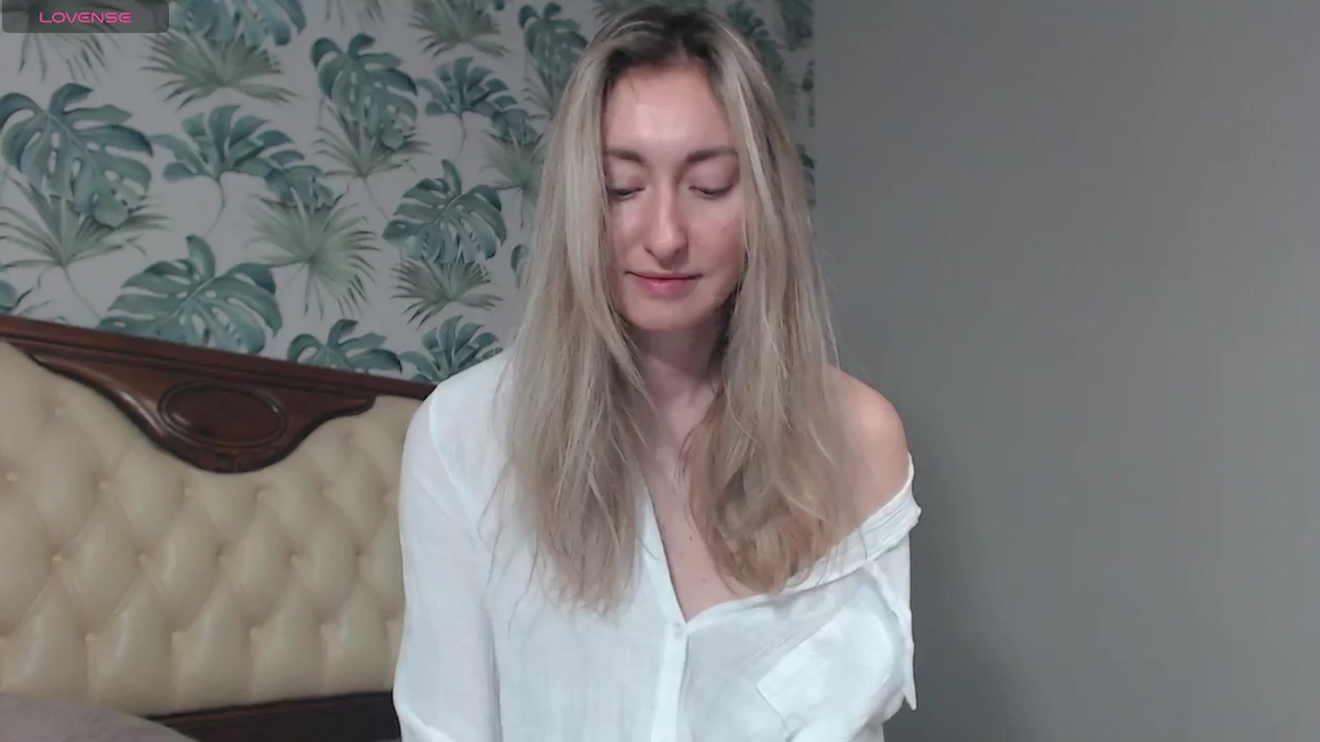 Gallery image thumbnail from Veronica_4u's myfreecams stream on, 02/18/2024, 09:20 image 5 of 20