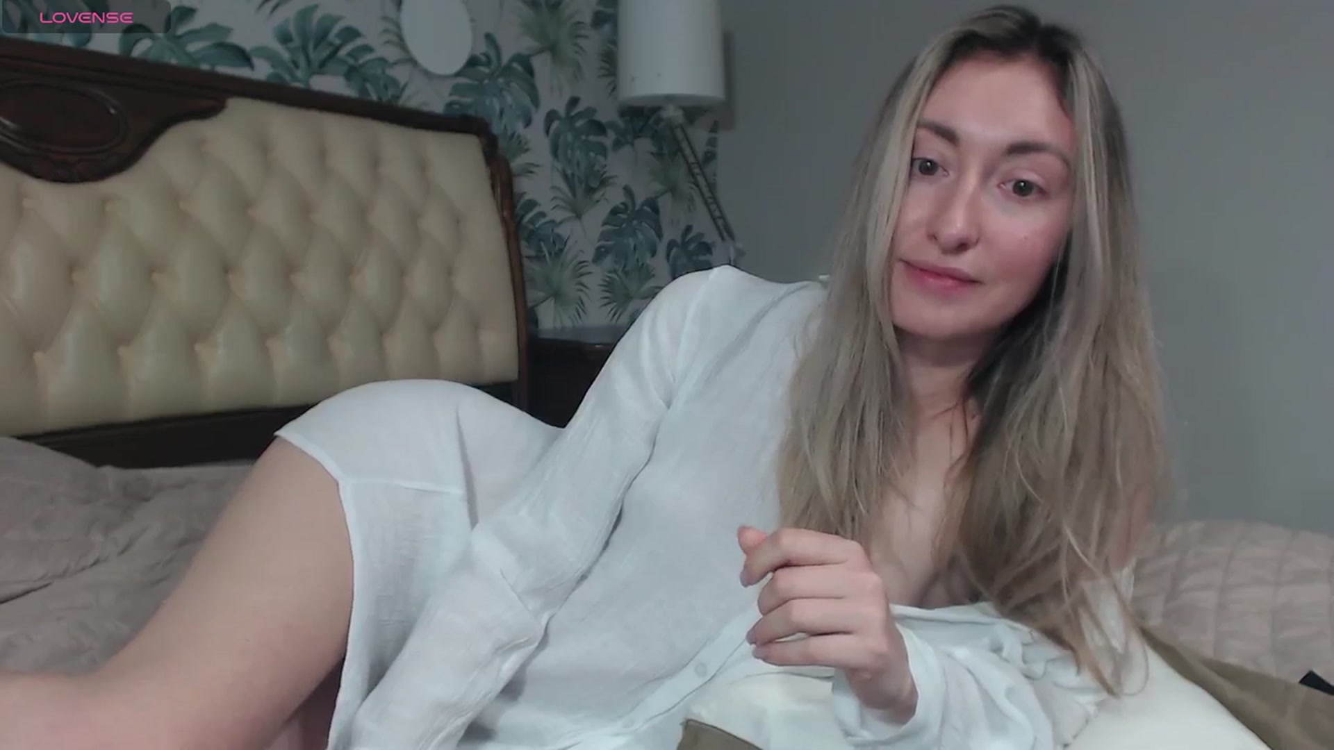 Gallery image thumbnail from Veronica_4u's myfreecams stream on, 02/18/2024, 09:20 image 19 of 20
