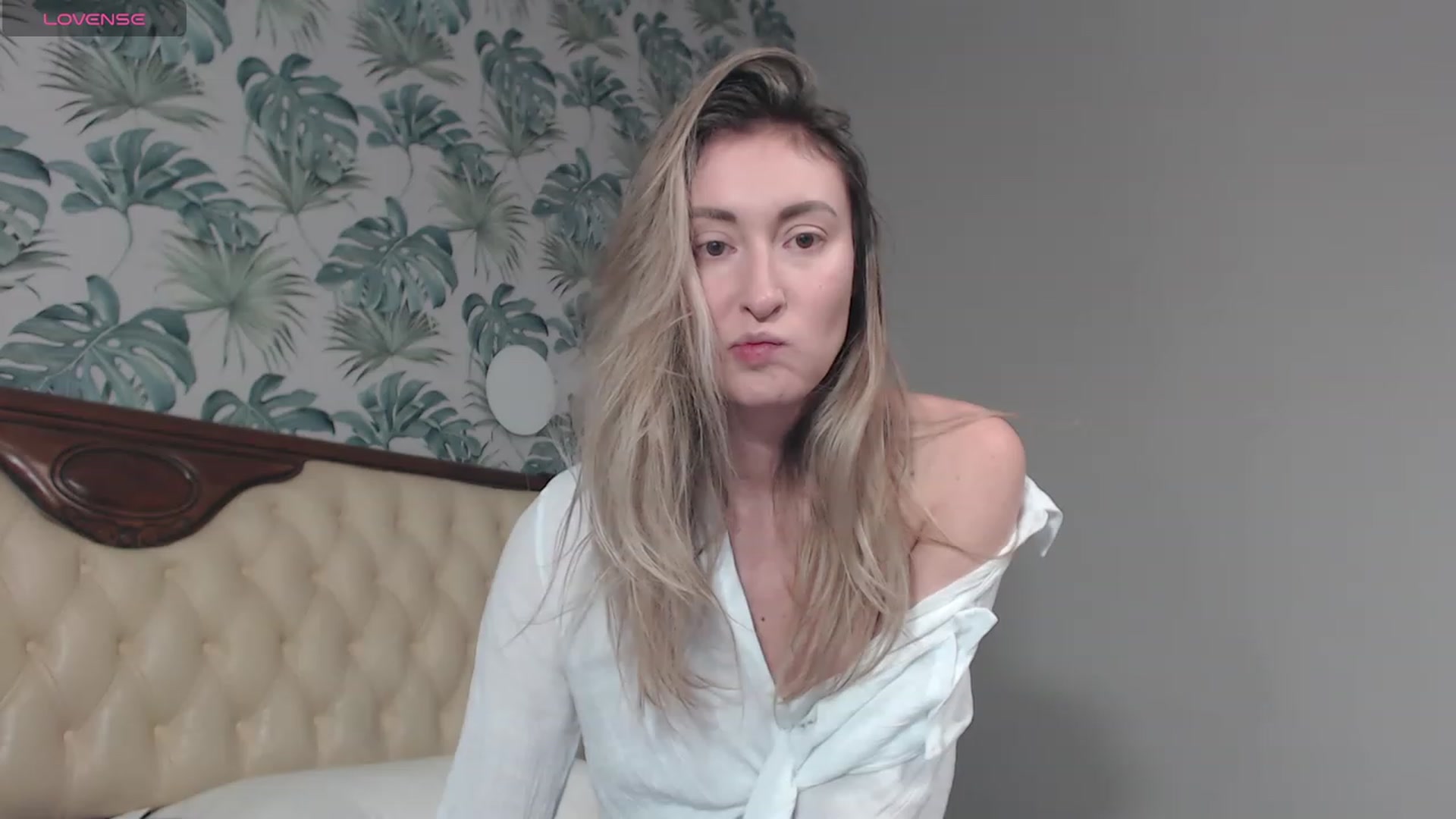 Gallery image thumbnail from Veronica_4u's myfreecams stream on, 02/19/2024, 16:02 image 5 of 20