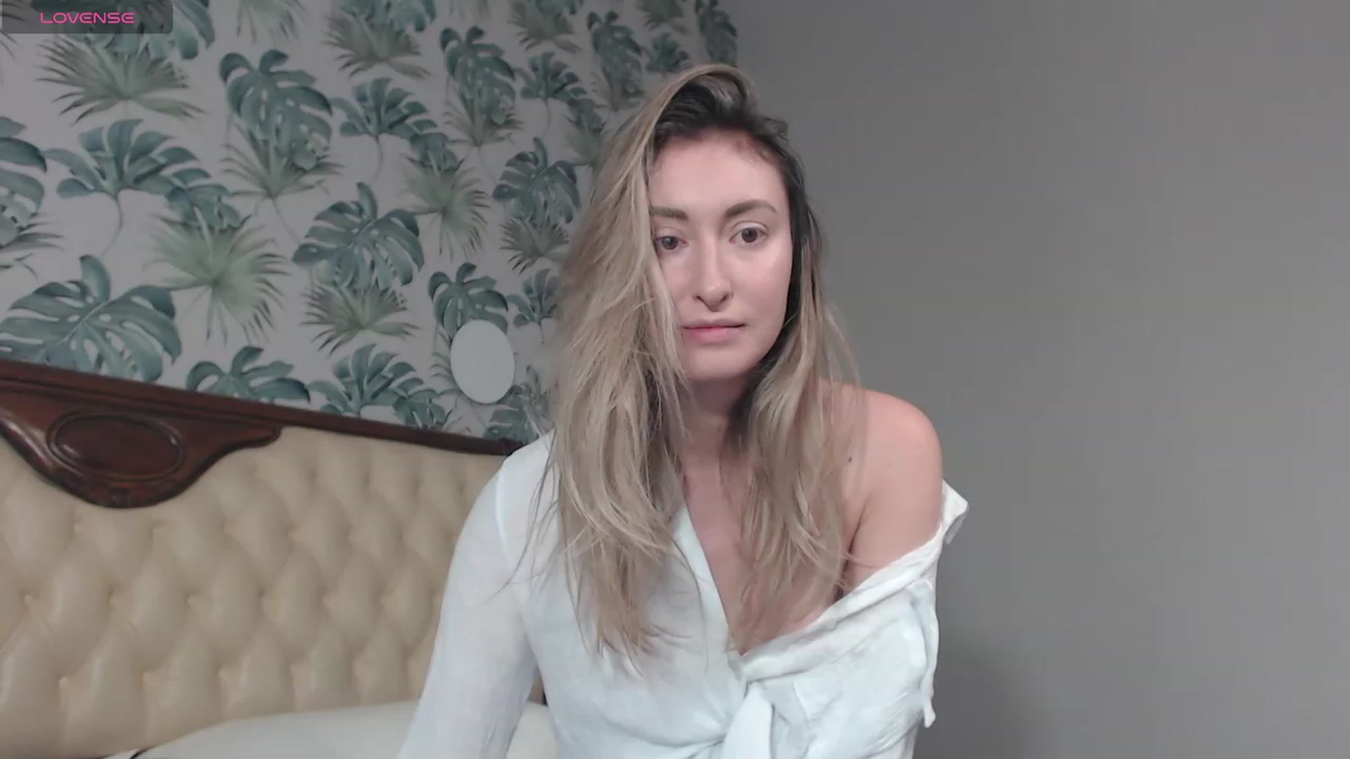 Gallery image thumbnail from Veronica_4u's myfreecams stream on, 02/19/2024, 16:02 image 12 of 20