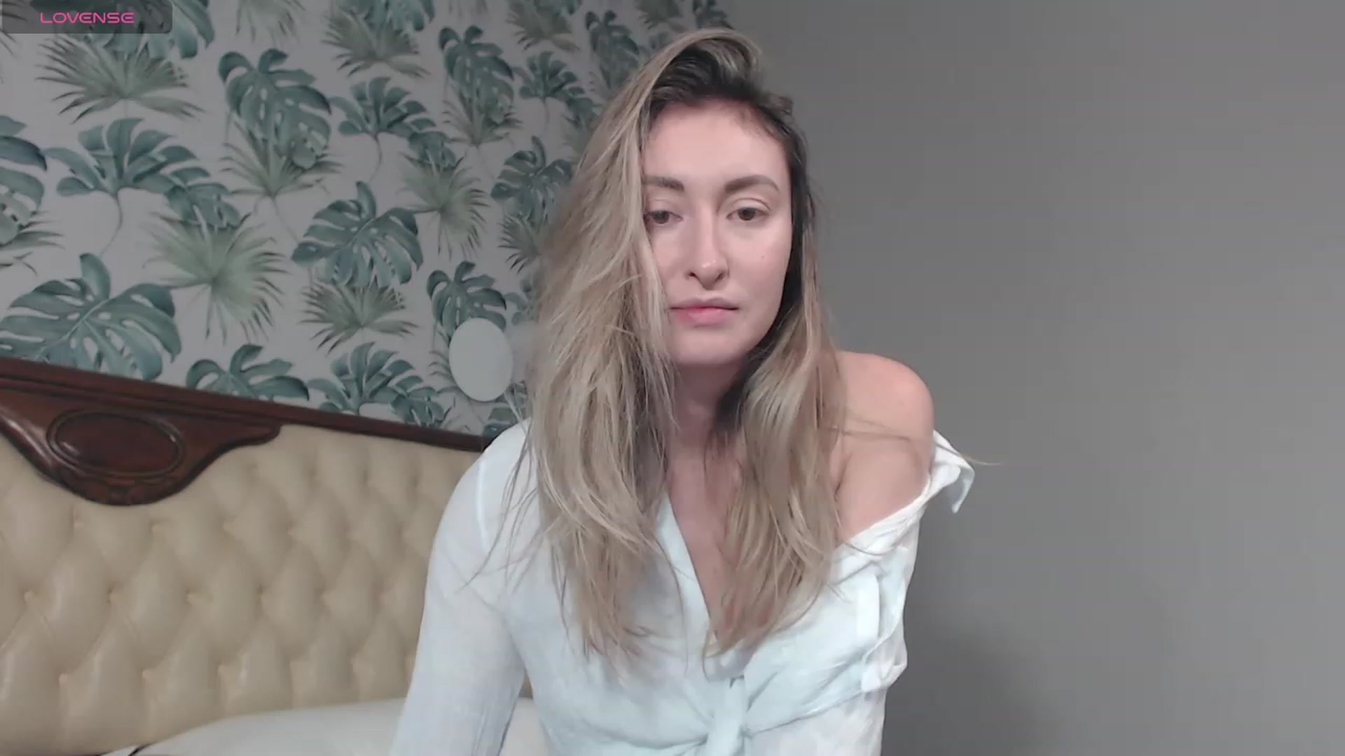 Gallery image thumbnail from Veronica_4u's myfreecams stream on, 02/19/2024, 16:02 image 6 of 20